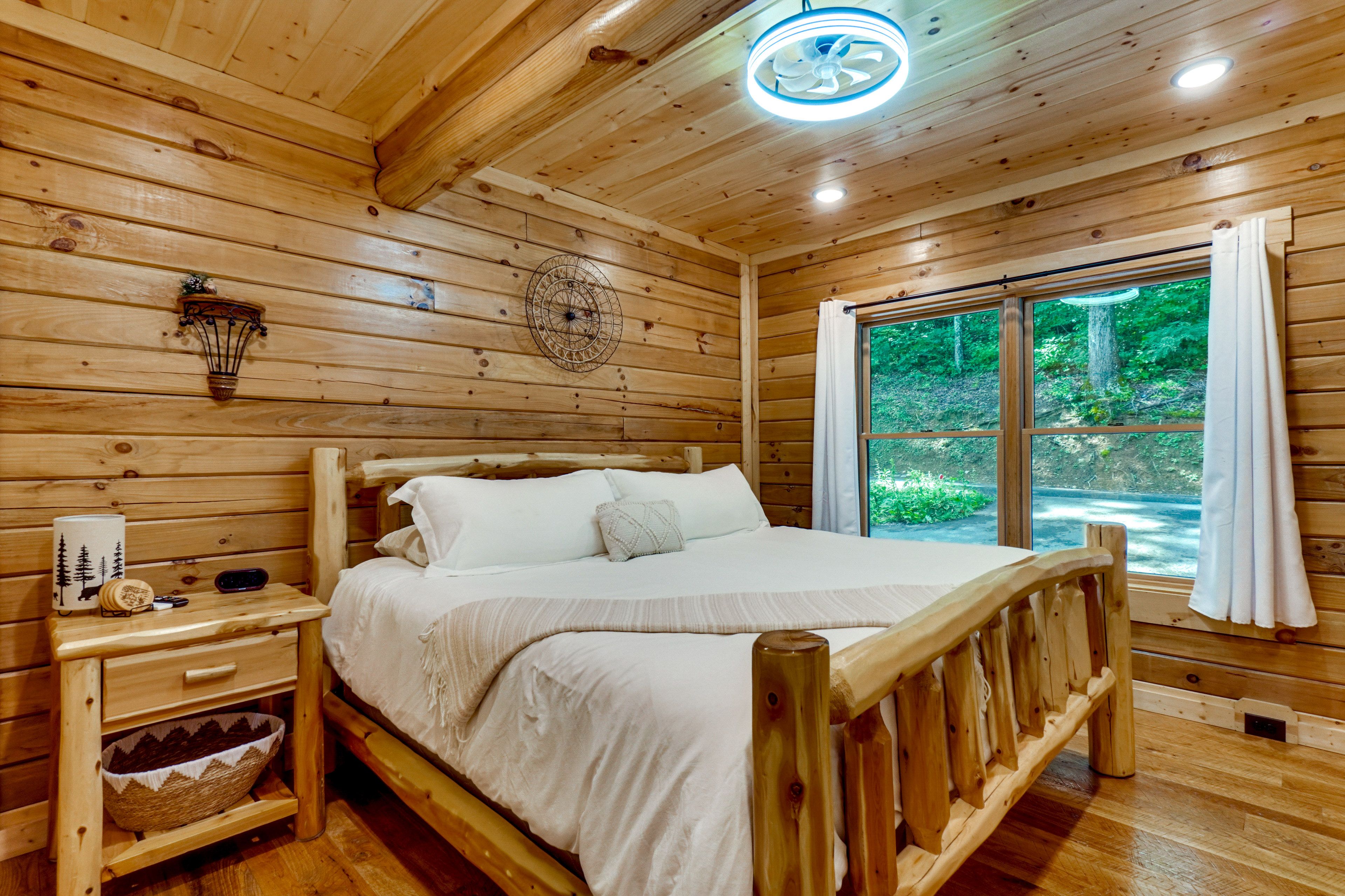 Bedroom 1 | Main Level | King Bed