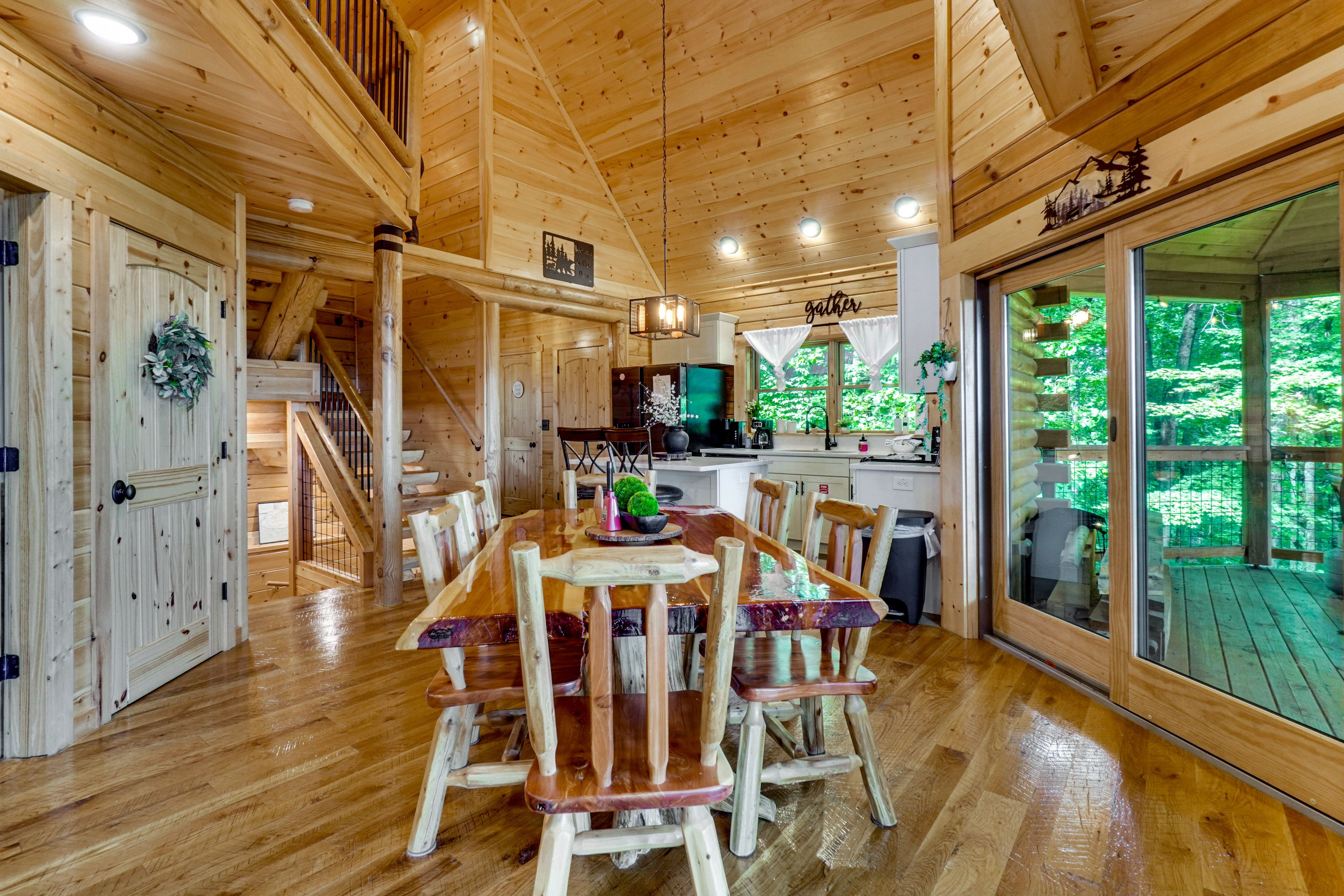 Dining Area | Main Level