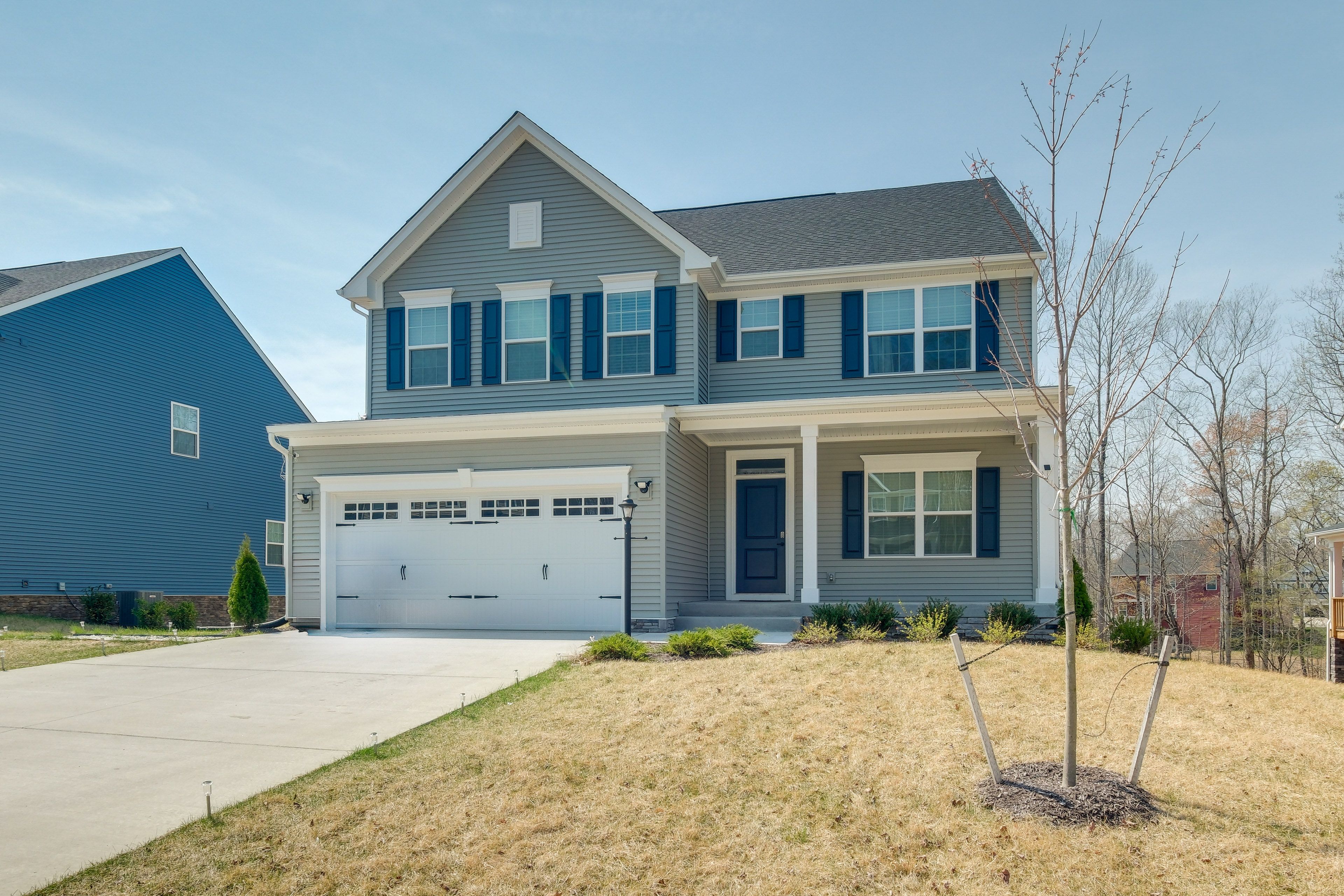 Property Exterior | Single-Level Apartment