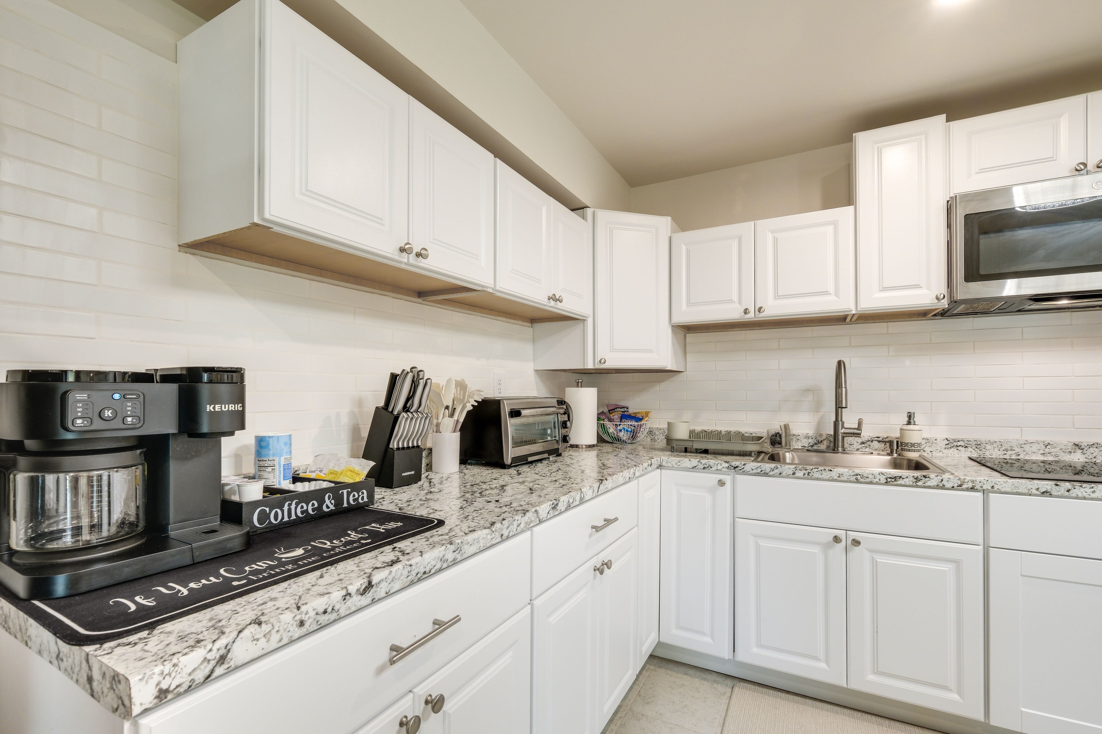 Kitchen & Dining Area