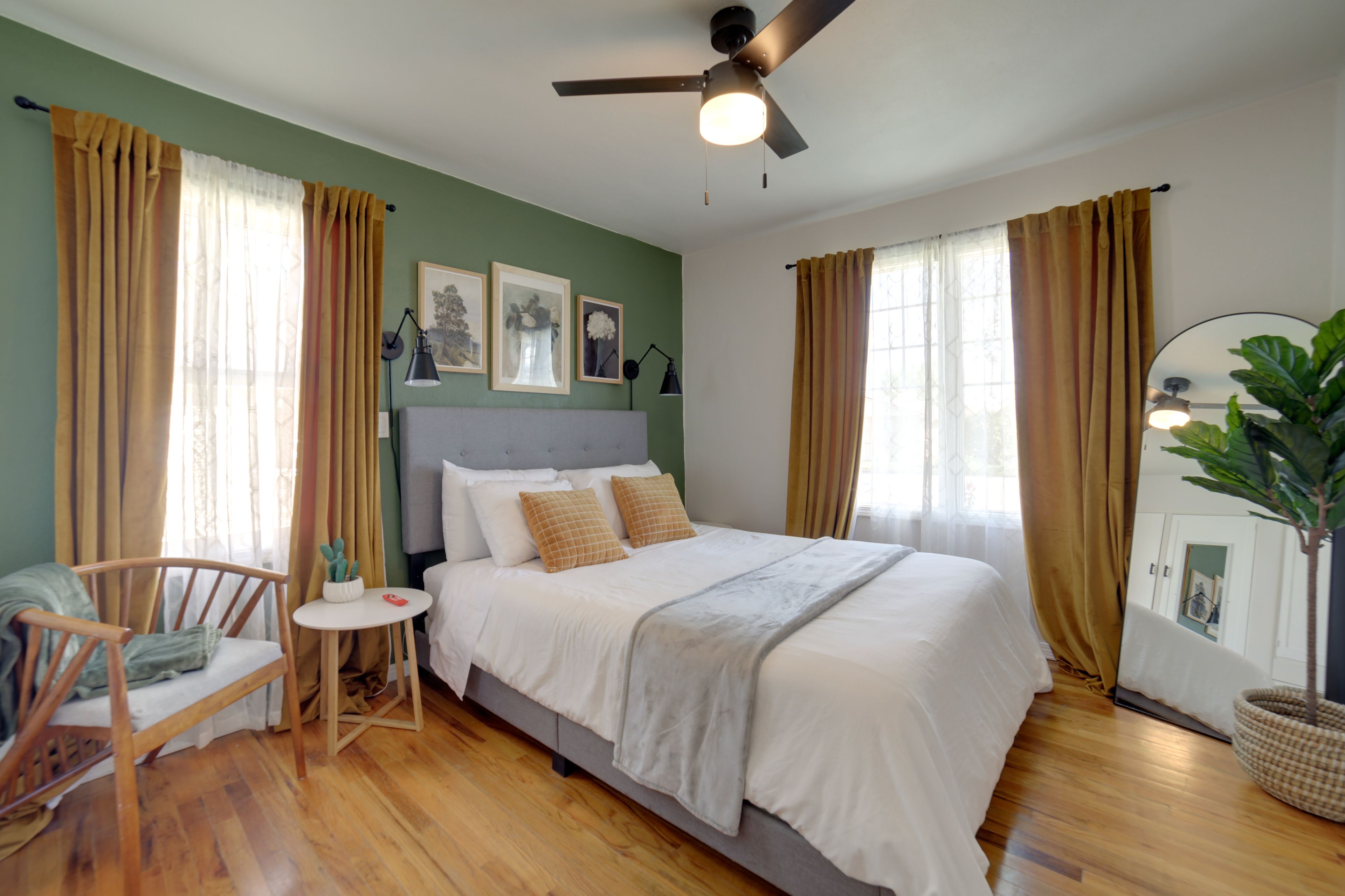Bedroom 2 | Queen Bed