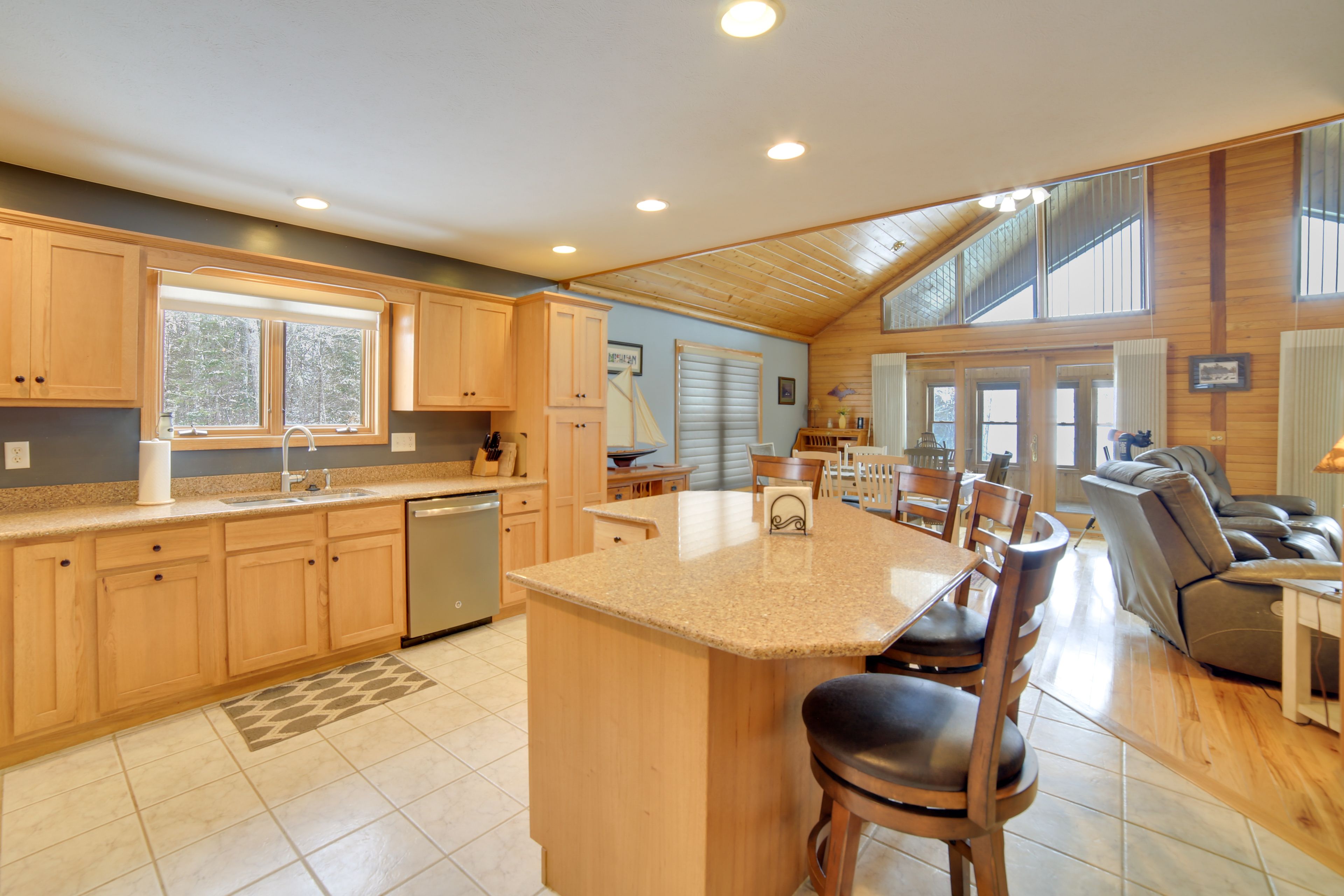 Kitchen | Main Floor