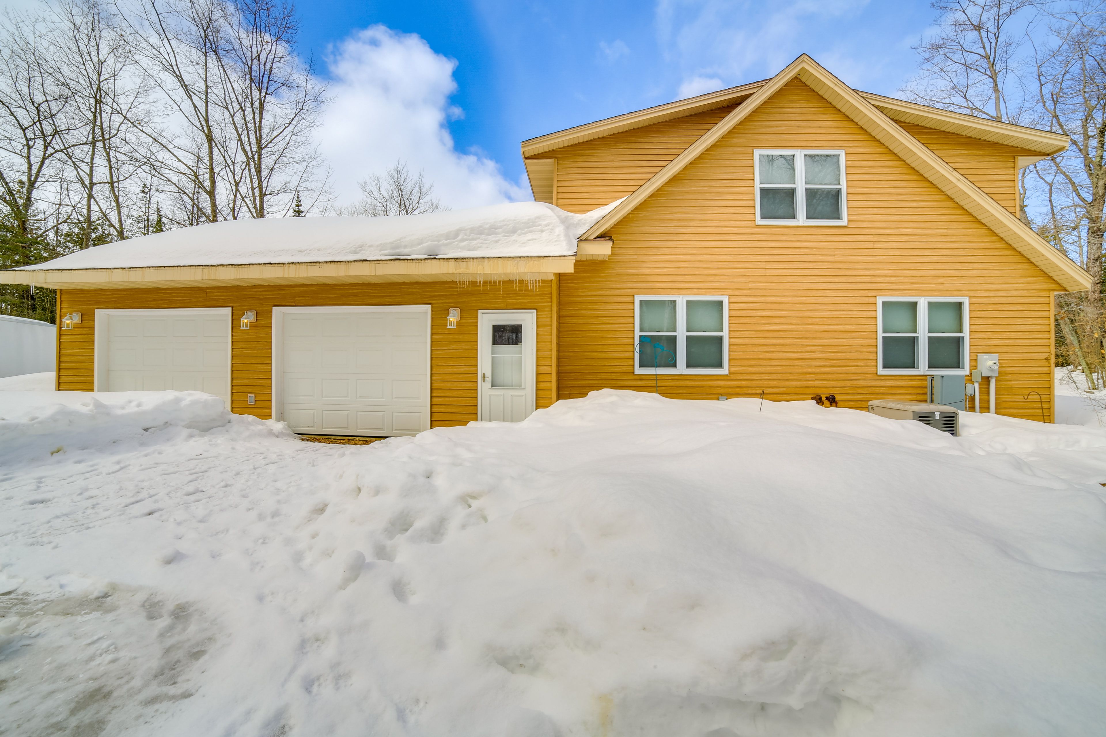 Driveway | 4 Vehicles