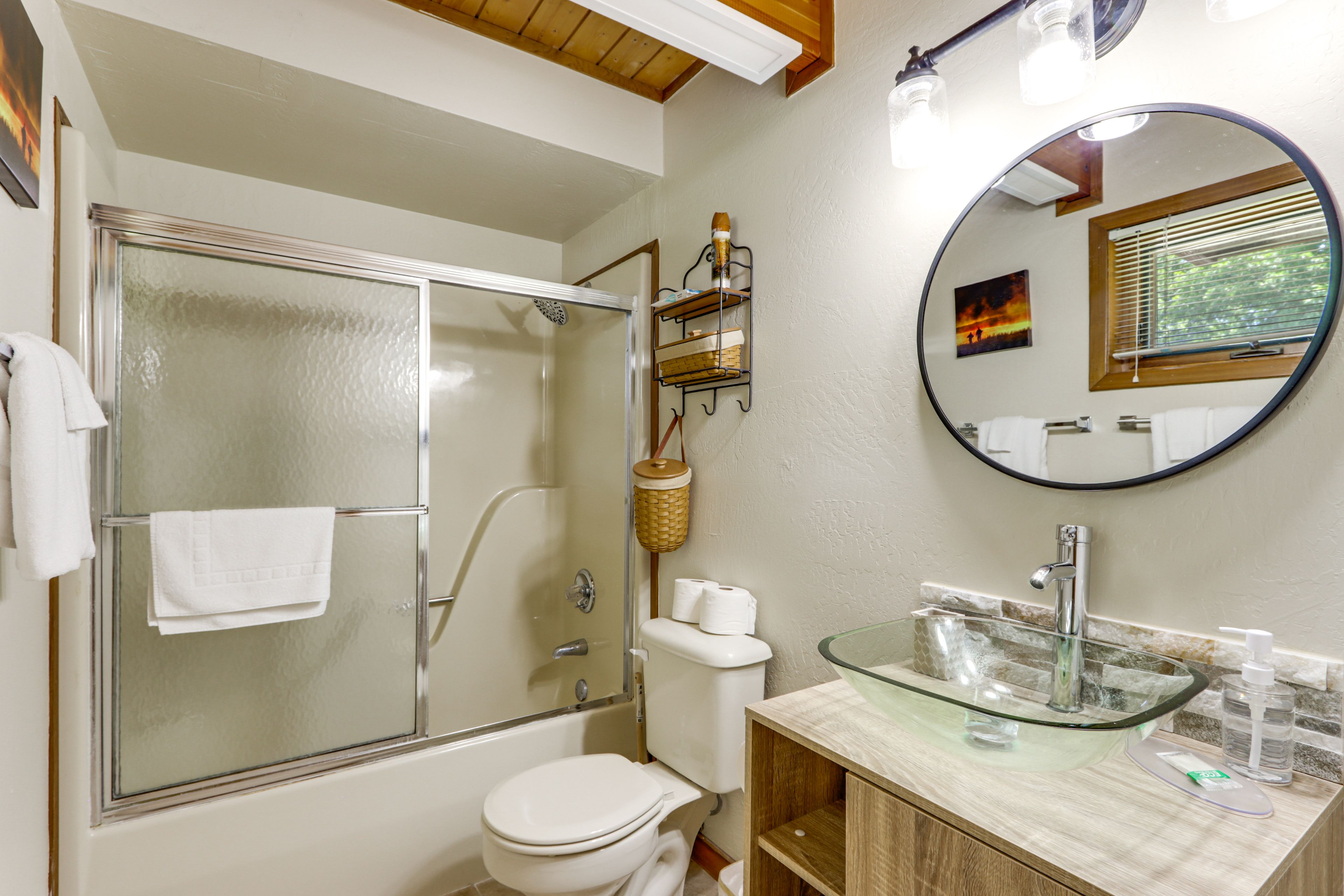 En-Suite Bathroom | 1st Floor