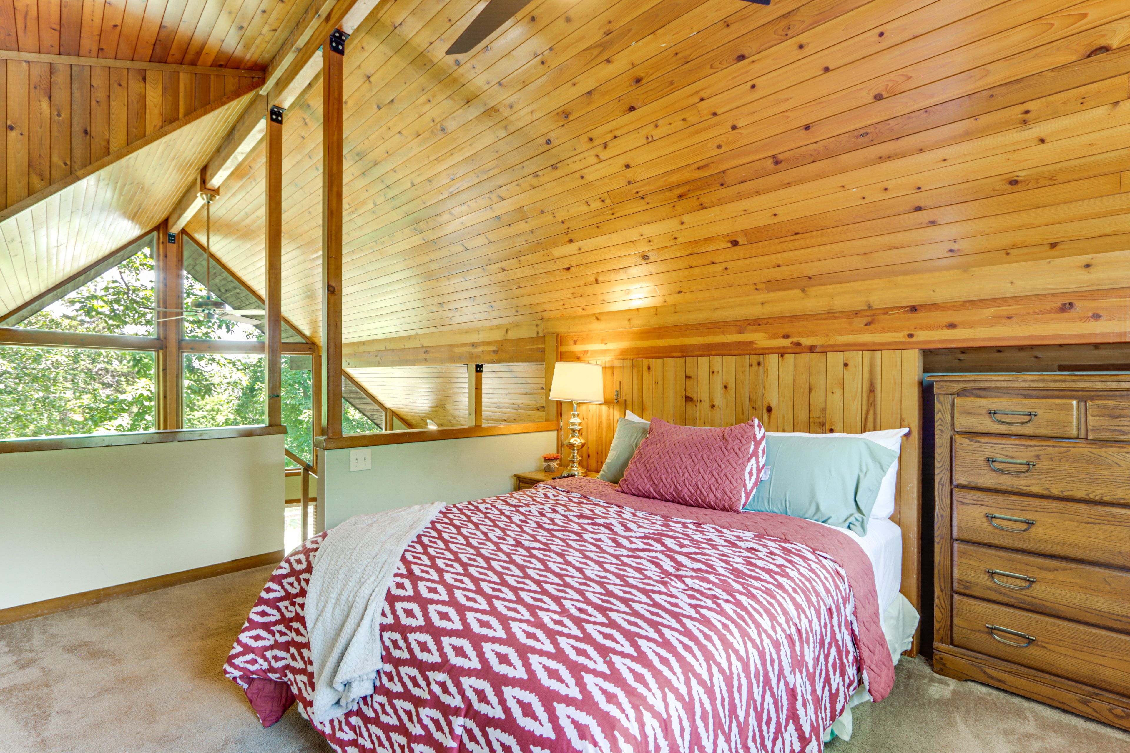 Bedroom 2 (Loft) | Full Bed | 2nd Floor