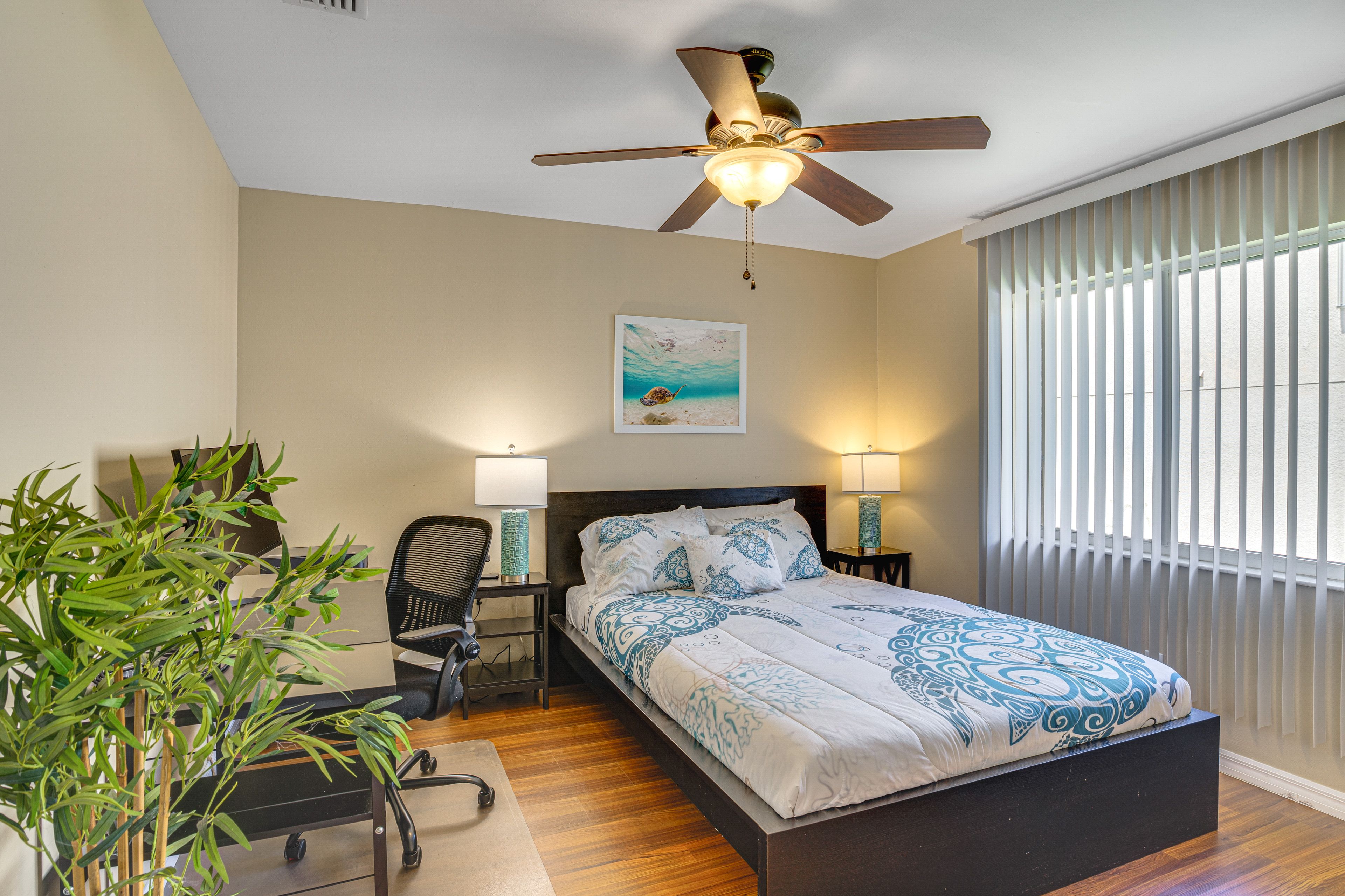 Bedroom 2 | Queen Bed