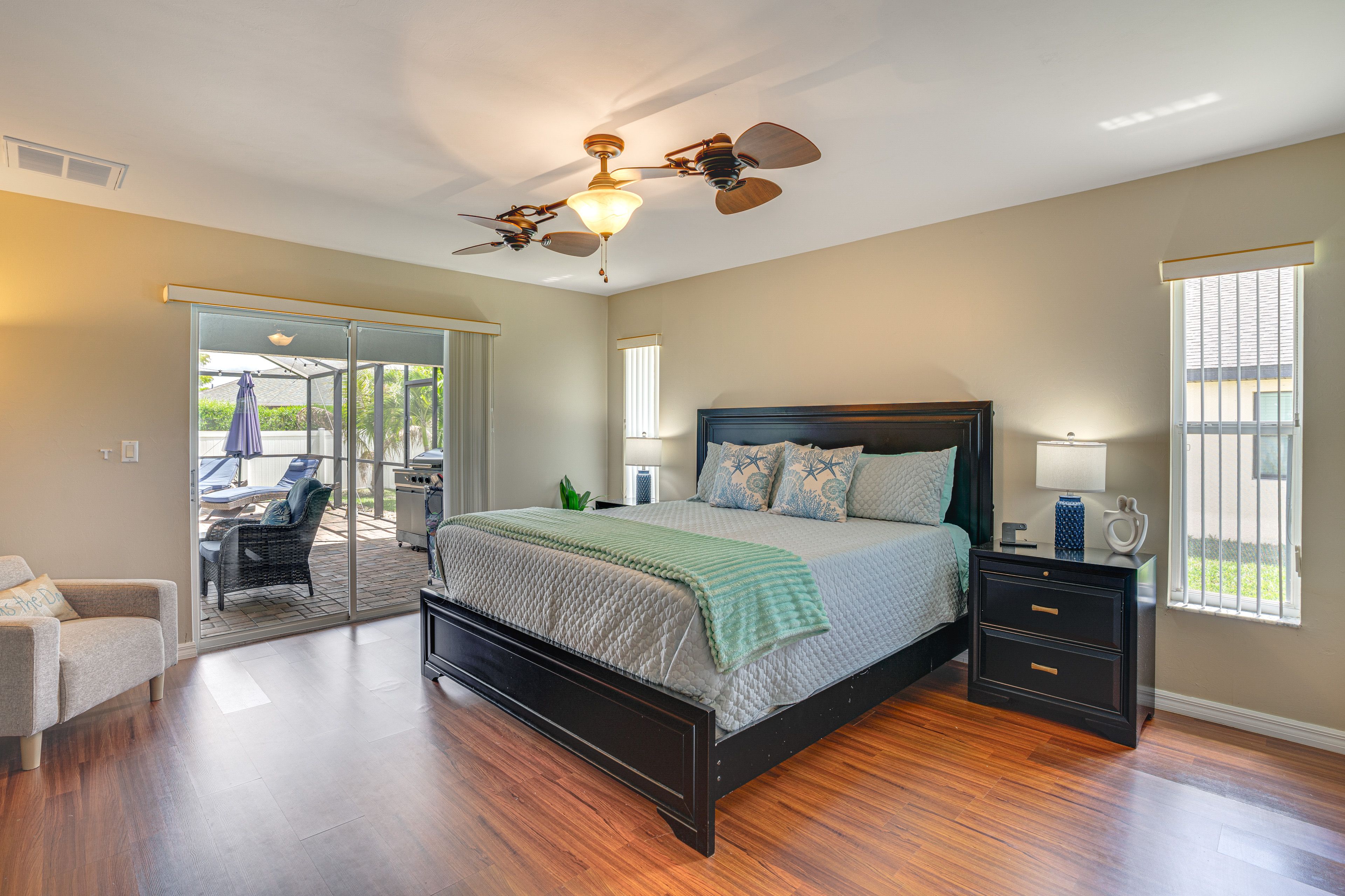 Bedroom 1 | King Bed