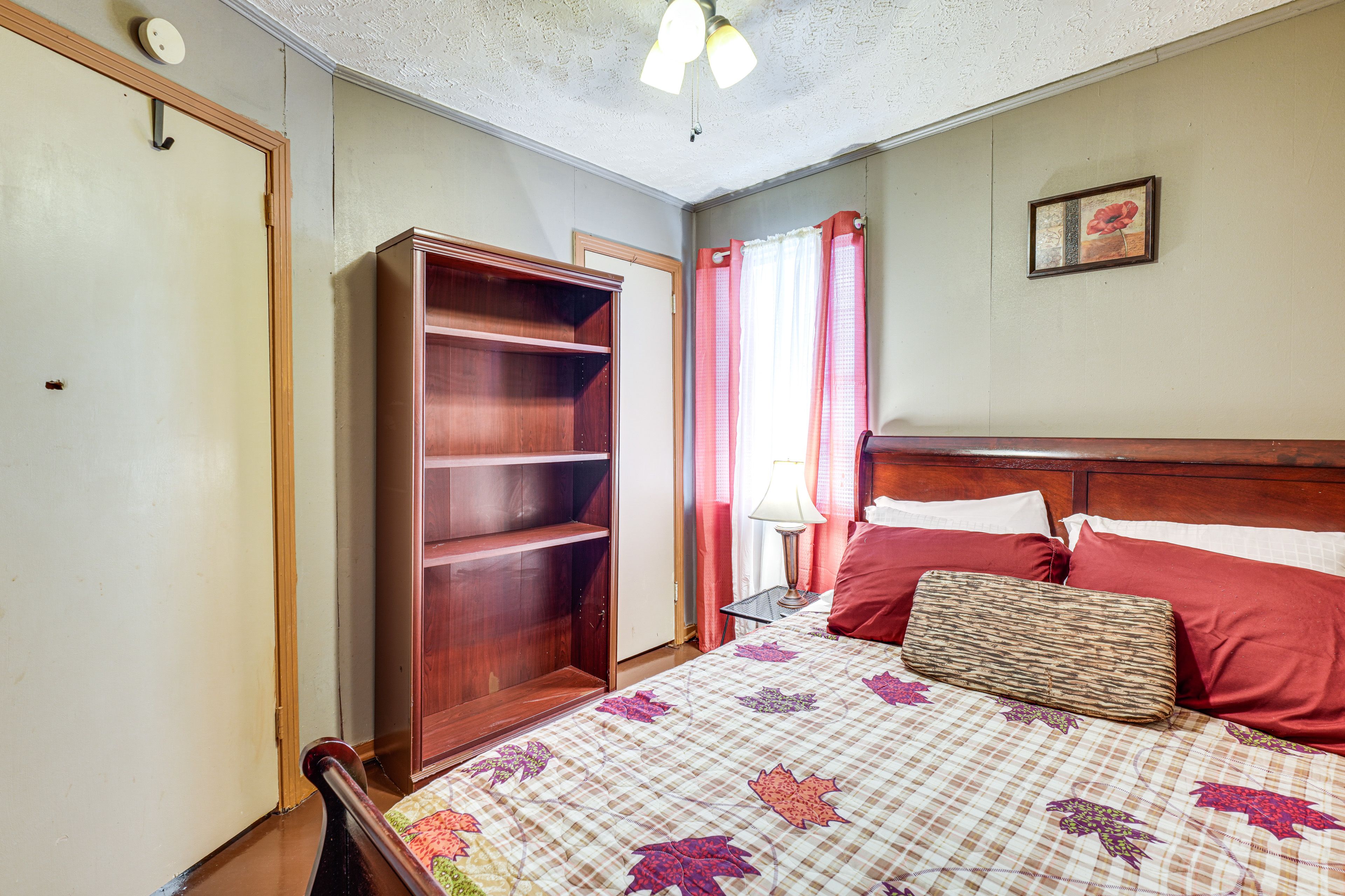Bedroom 2 | Queen Bed