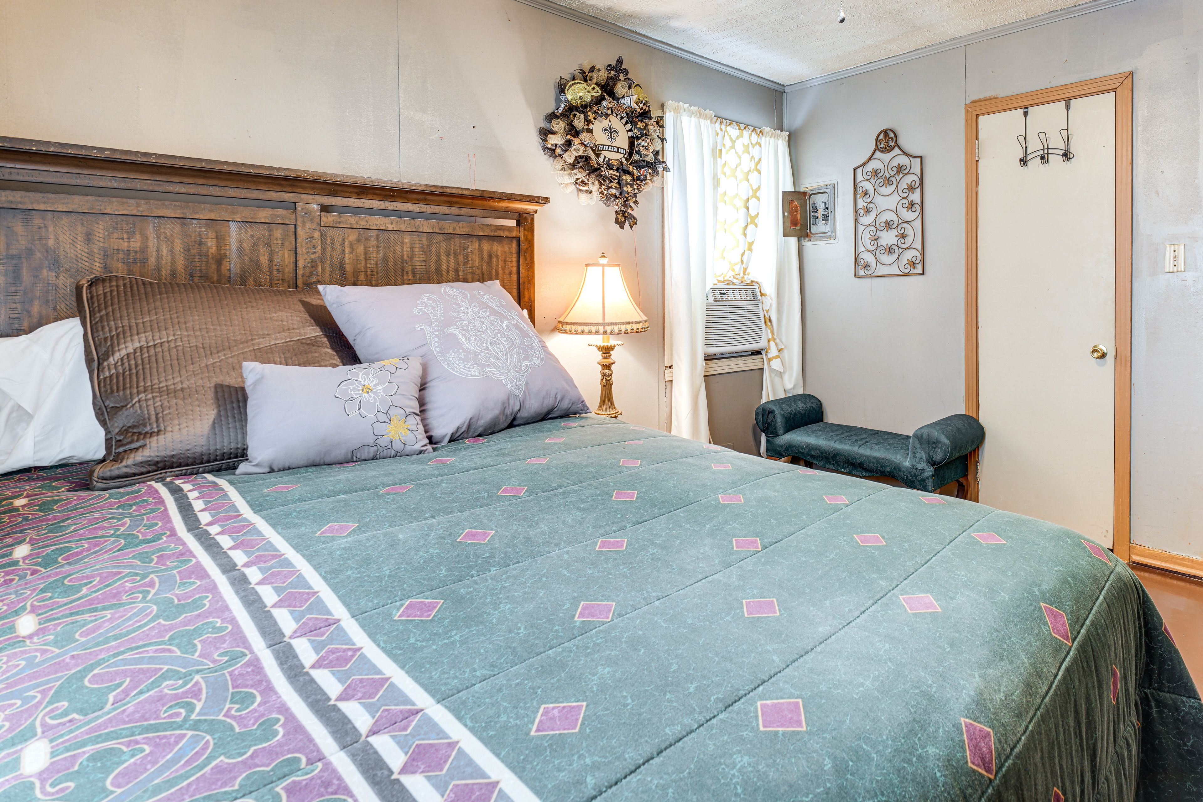 Bedroom 3 | Queen Bed