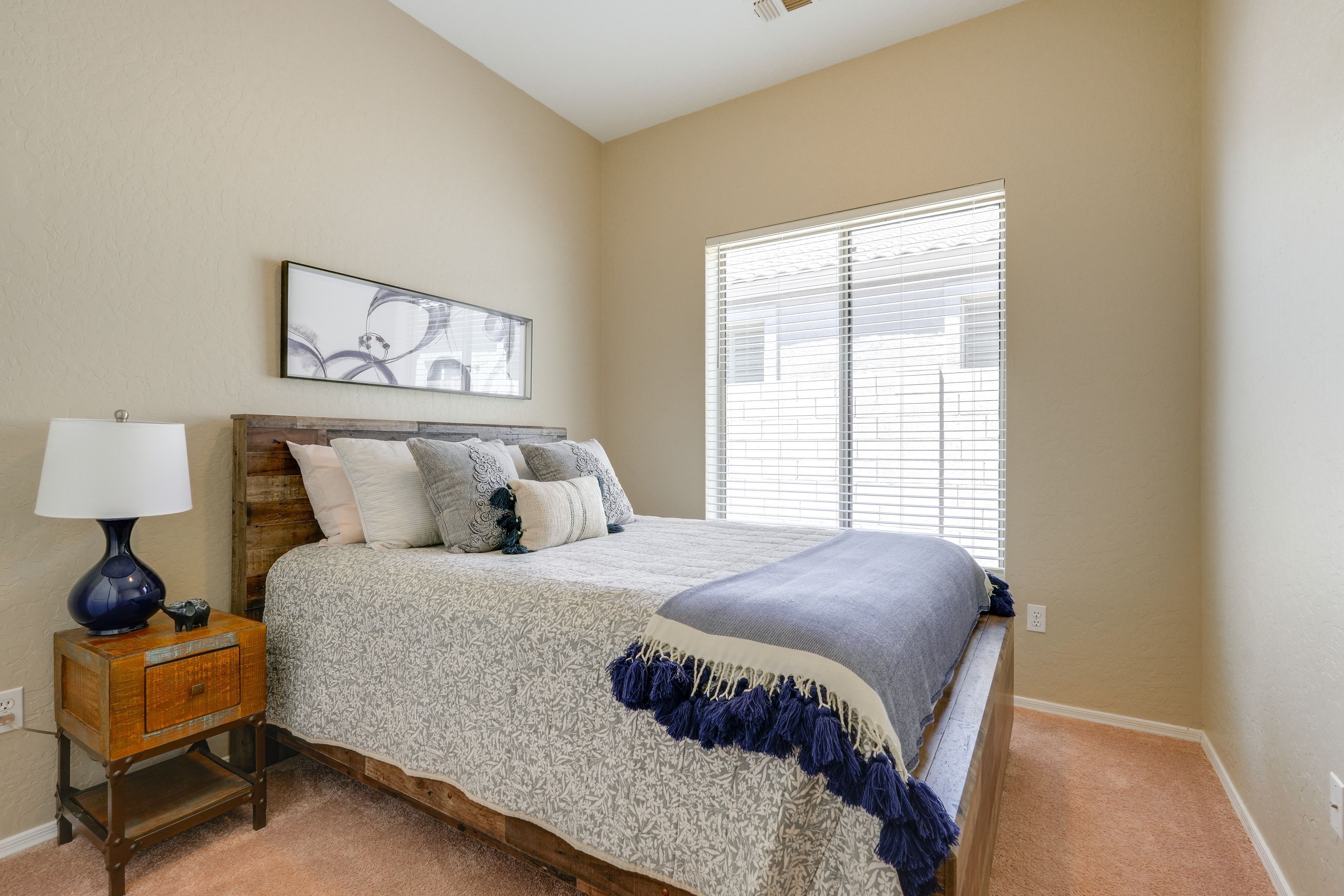 Bedroom 2 | Queen Bed
