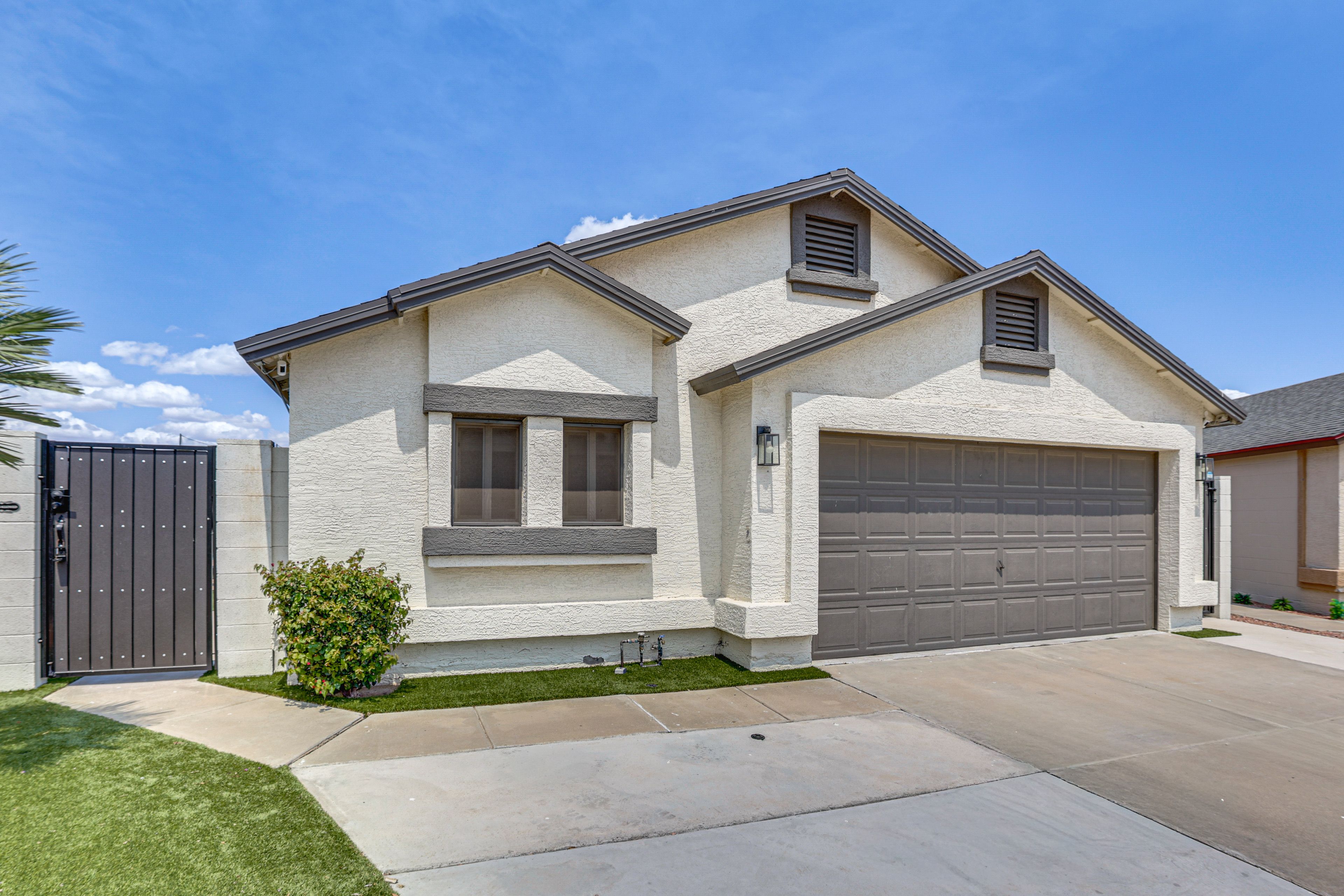 Driveway Parking | 2 Vehicles
