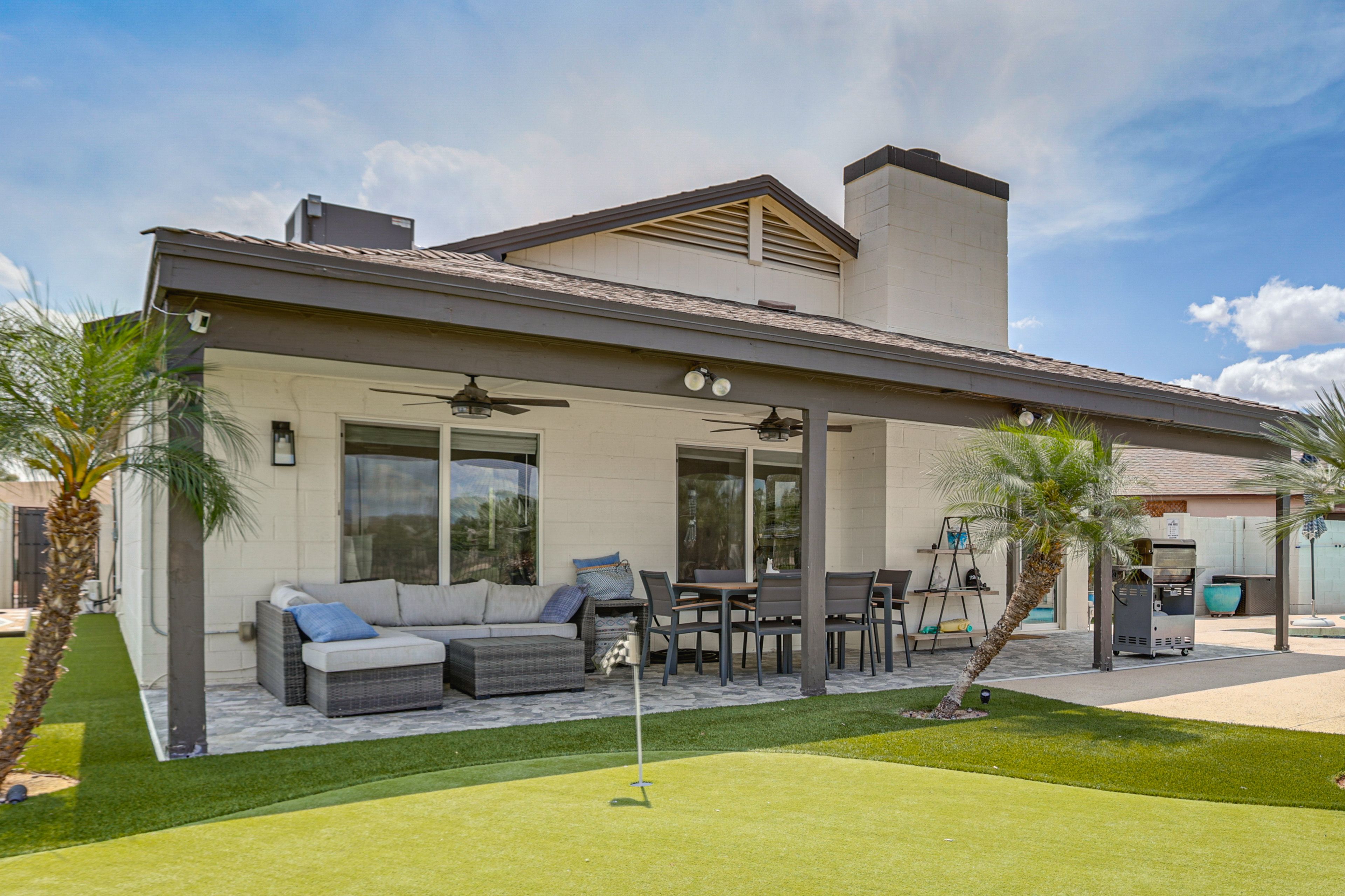 Covered Patio | Outdoor Dining | Gas Grill