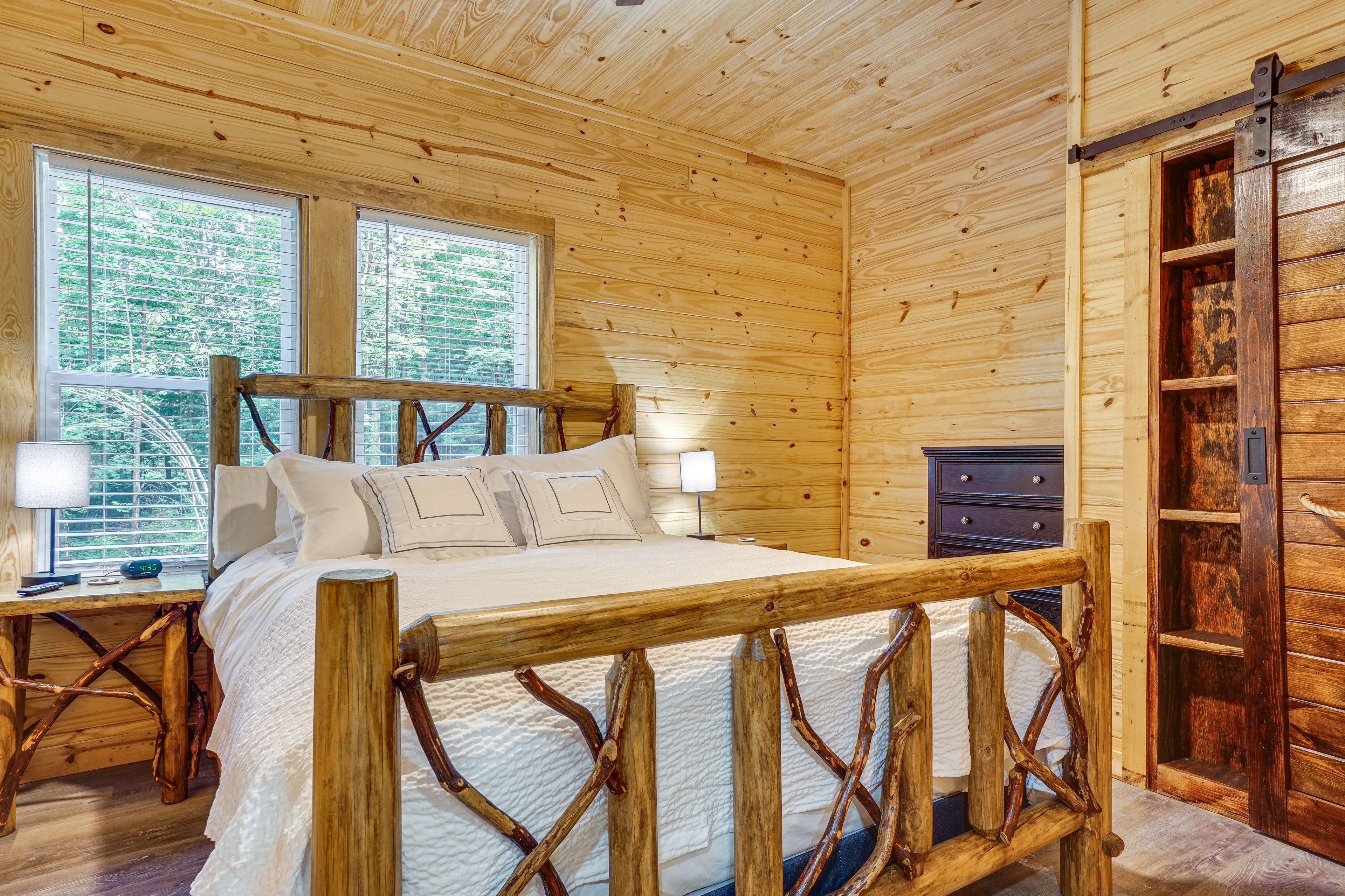 Bedroom | 1st Floor | Queen Bed