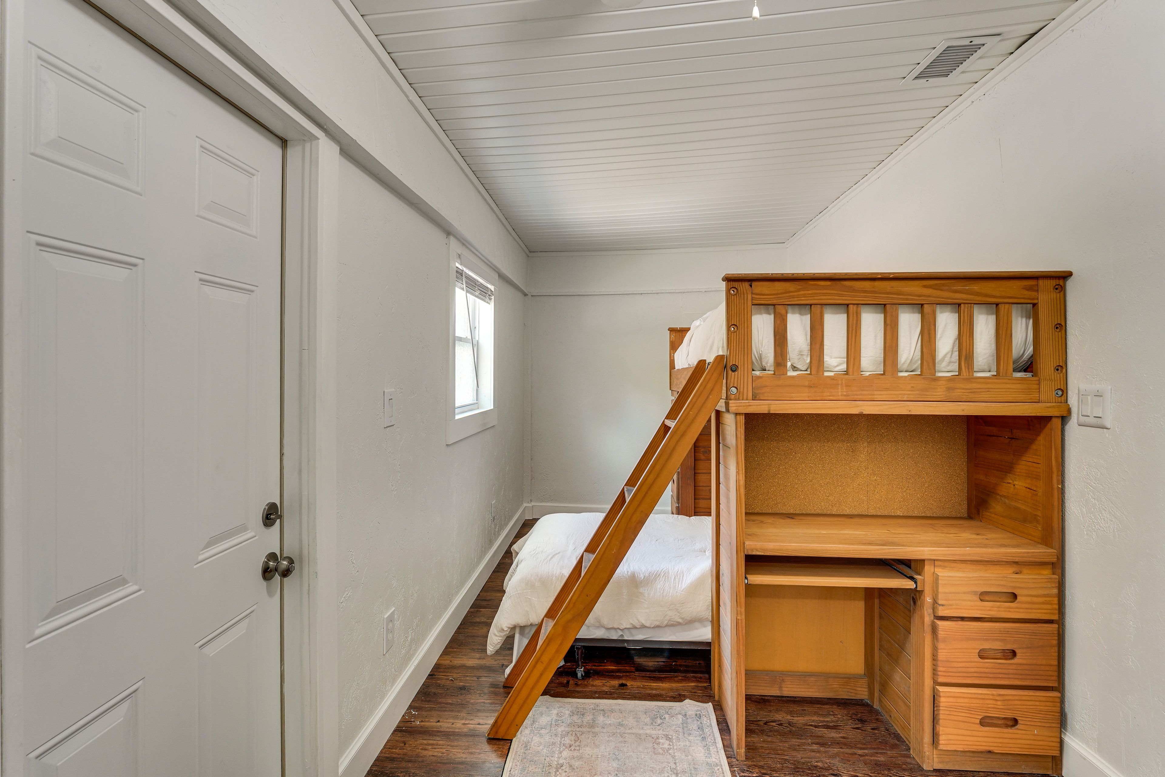 Bedroom 3 | Twin Bunk Bed