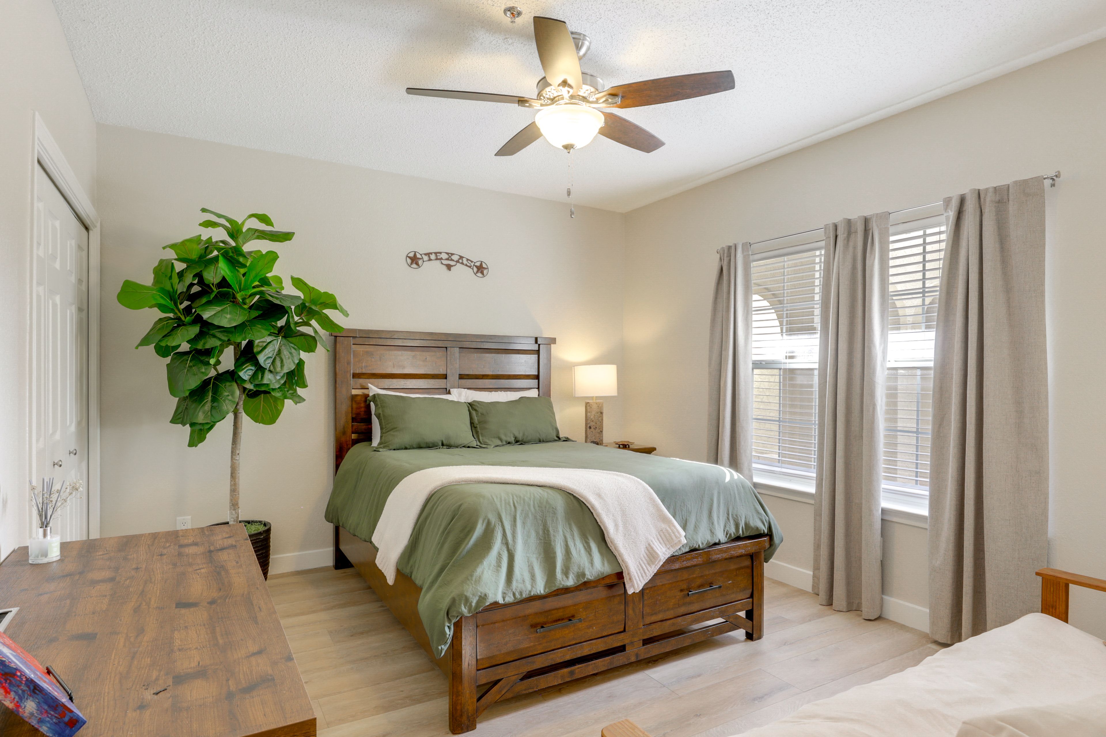 Bedroom 2 | Queen Bed | Full Futon