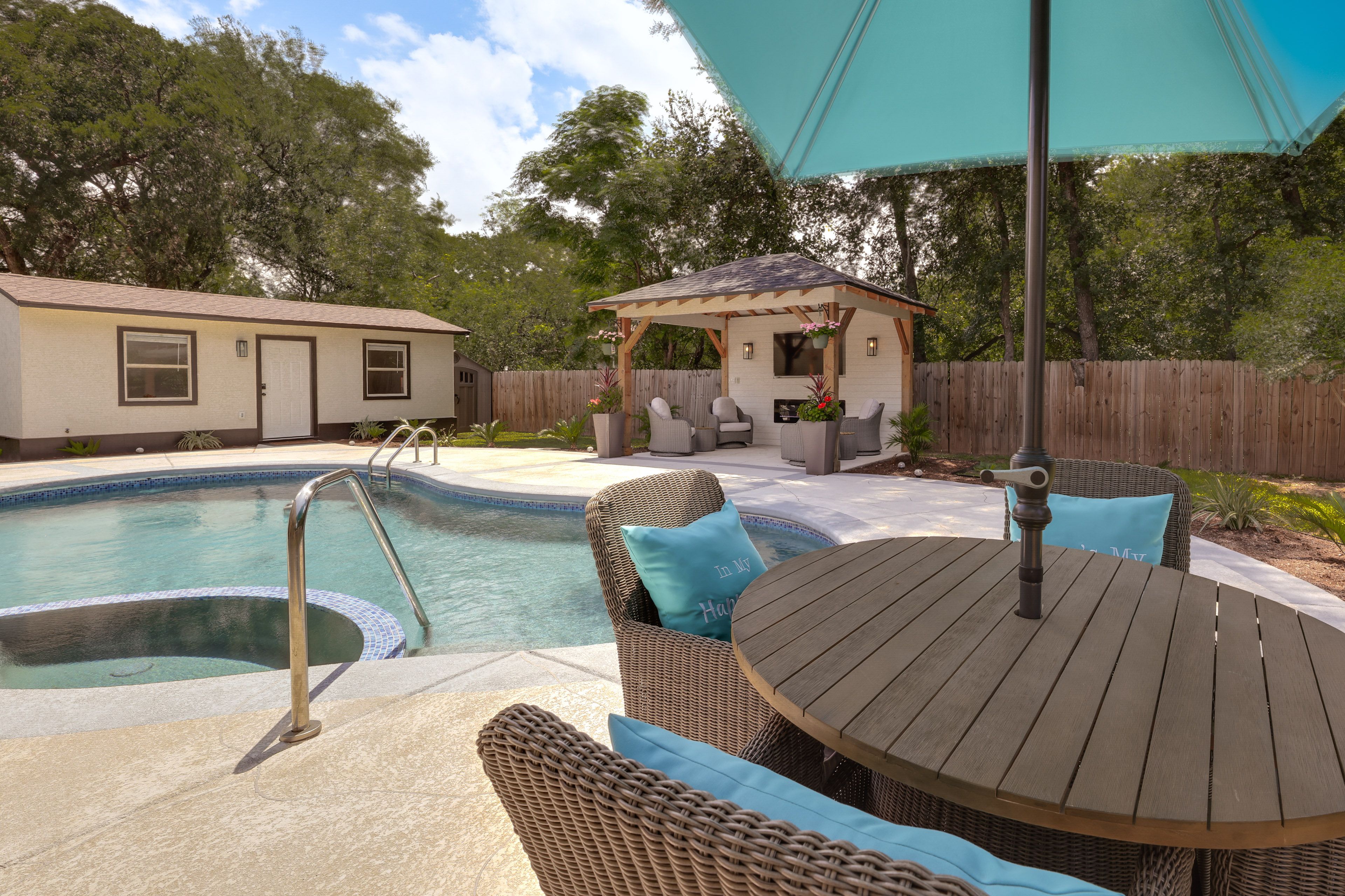 Austin Vacation Rental | 5BR | 3BA | 1,520 Sq Ft