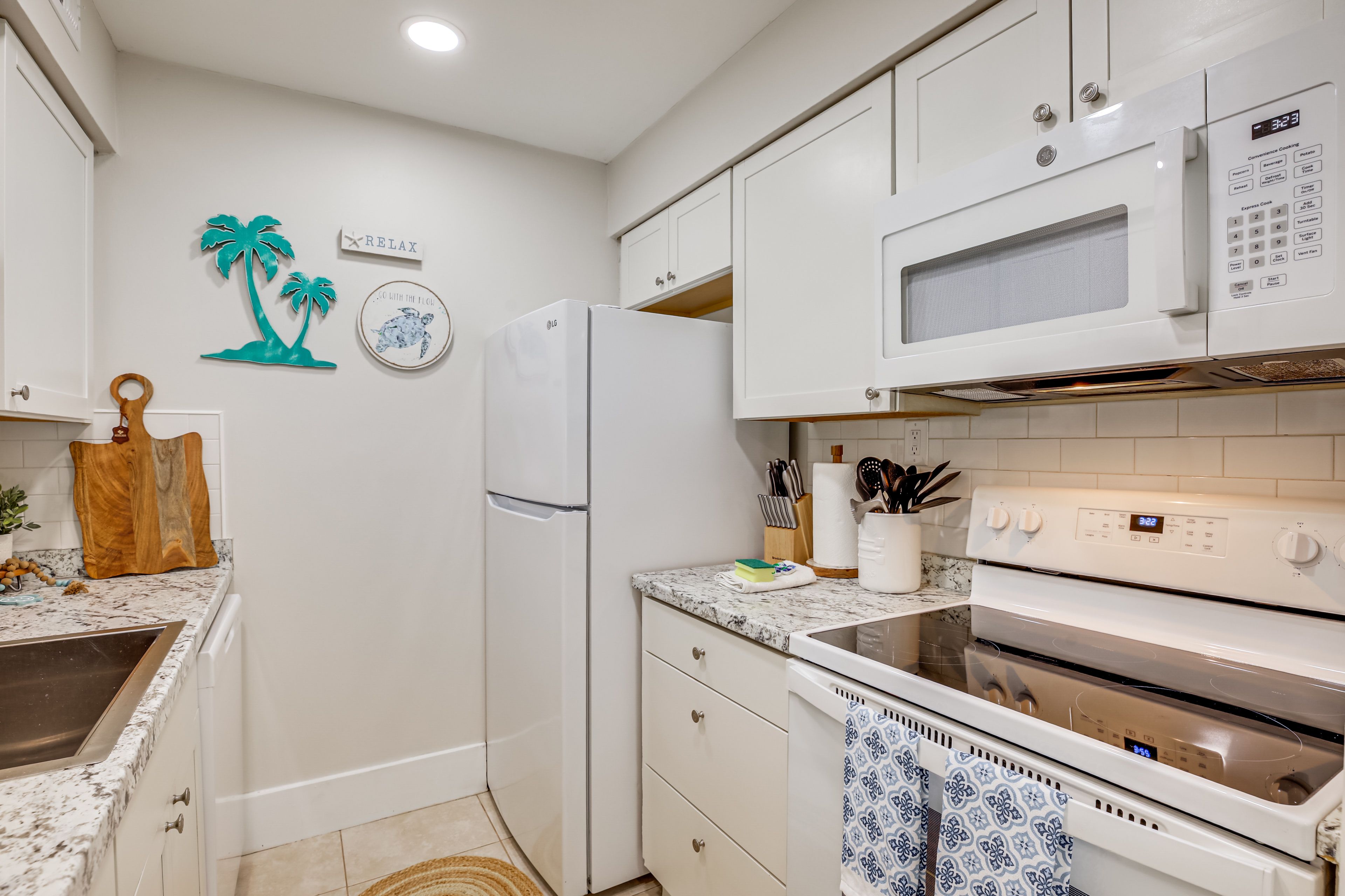 Kitchen | Single-Story Condo on 1st Floor