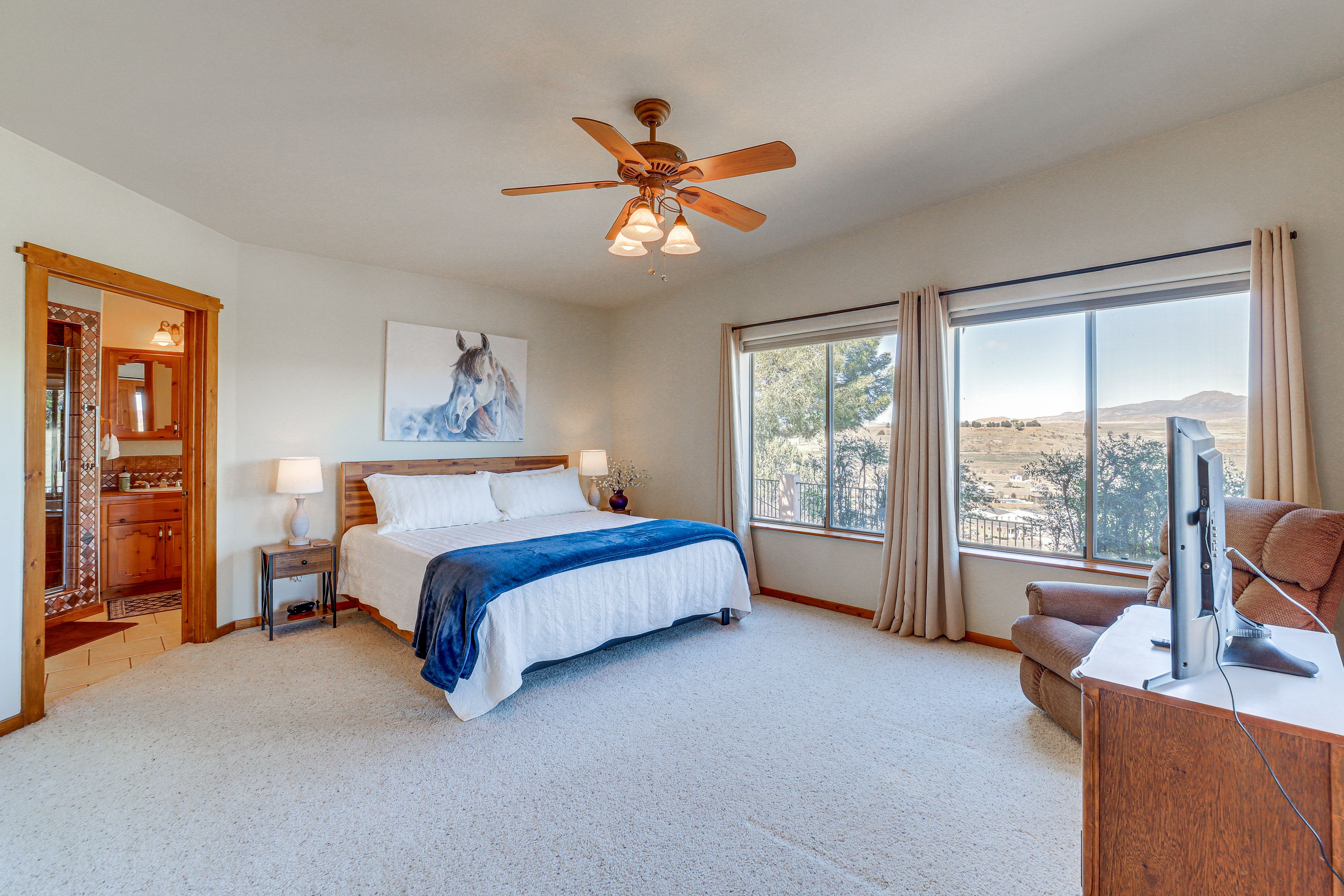 Bedroom 1 | King Bed