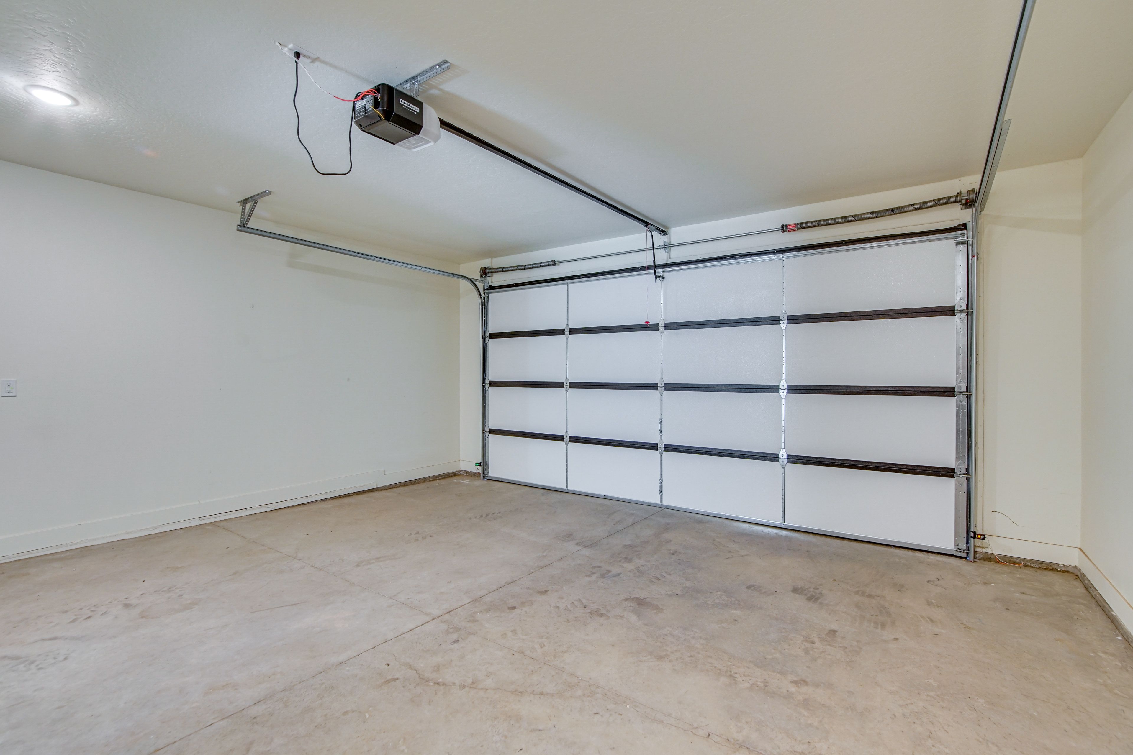 Garage Parking (2 Vehicles)