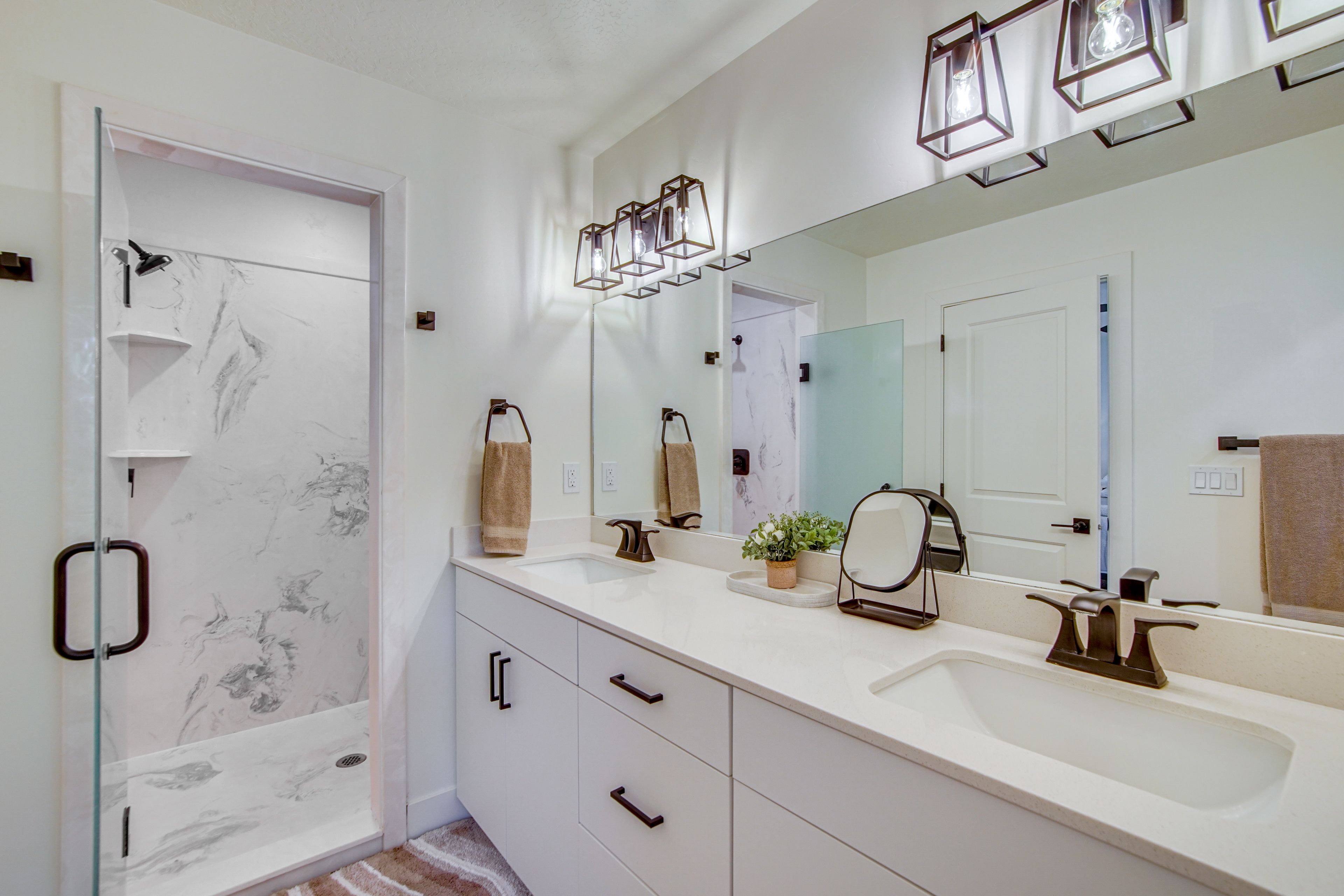 En-Suite Bathroom | 2nd Floor