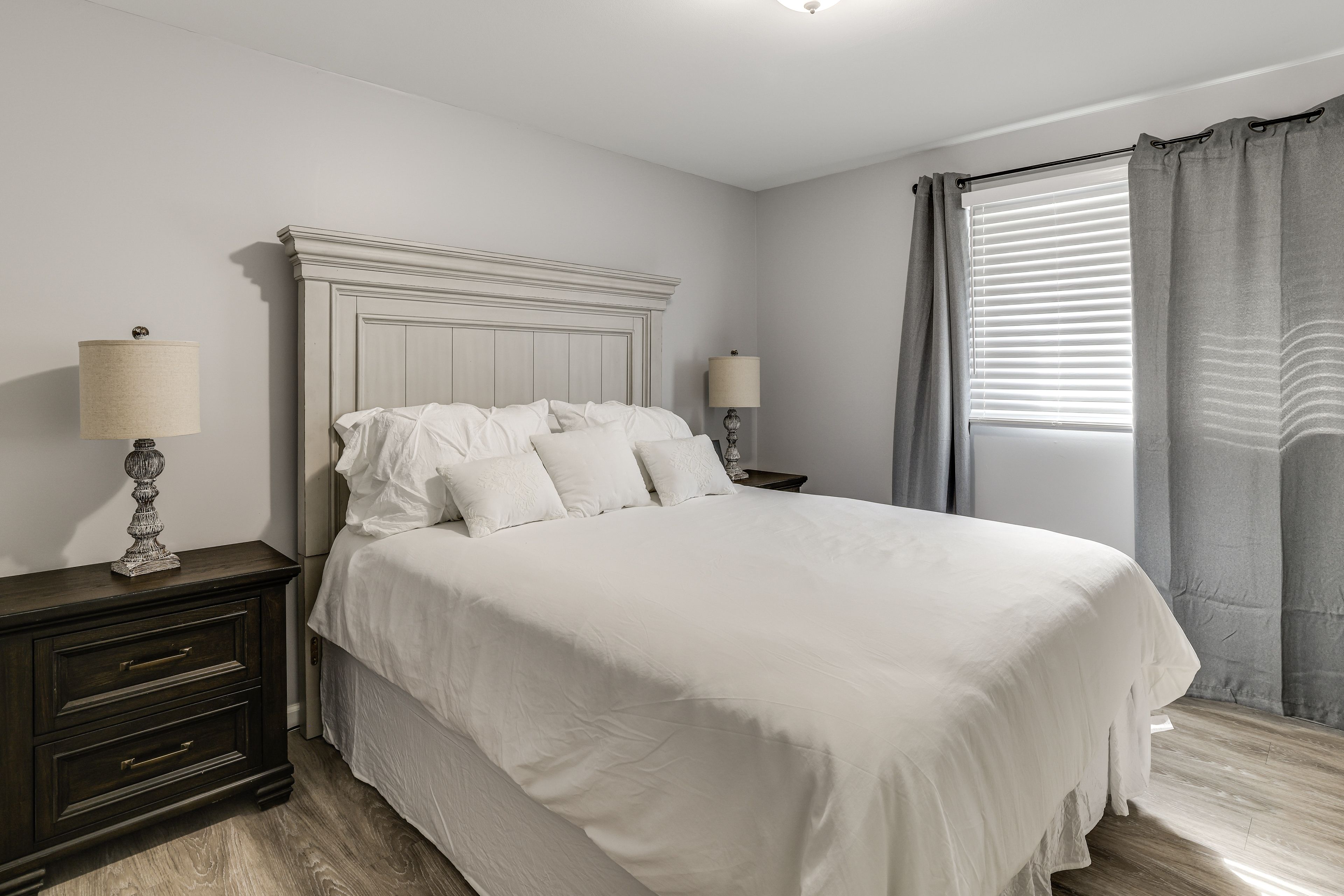 Bedroom 1 | Queen Bed | Main Level
