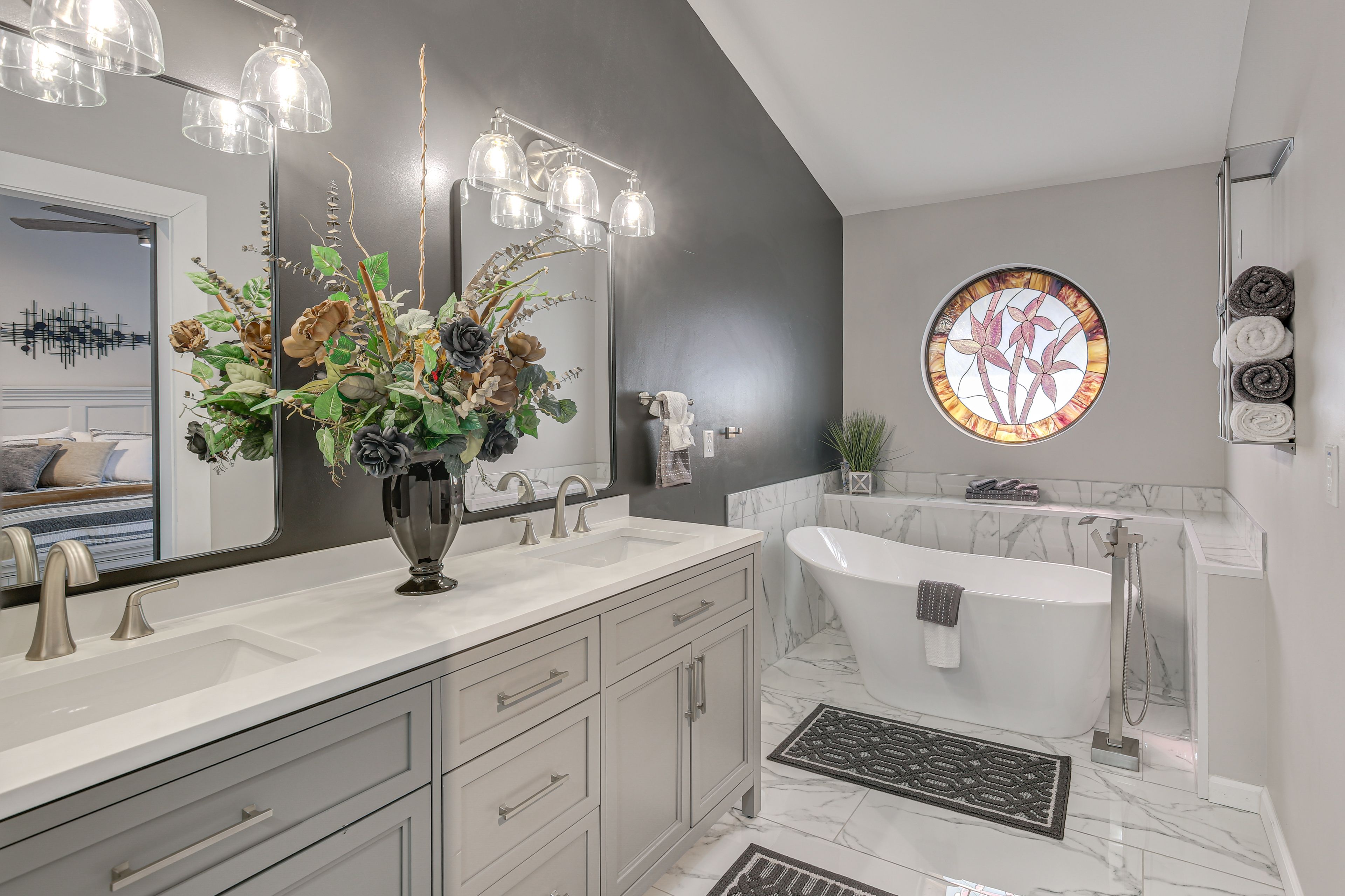 Full Bathroom | 2nd Floor