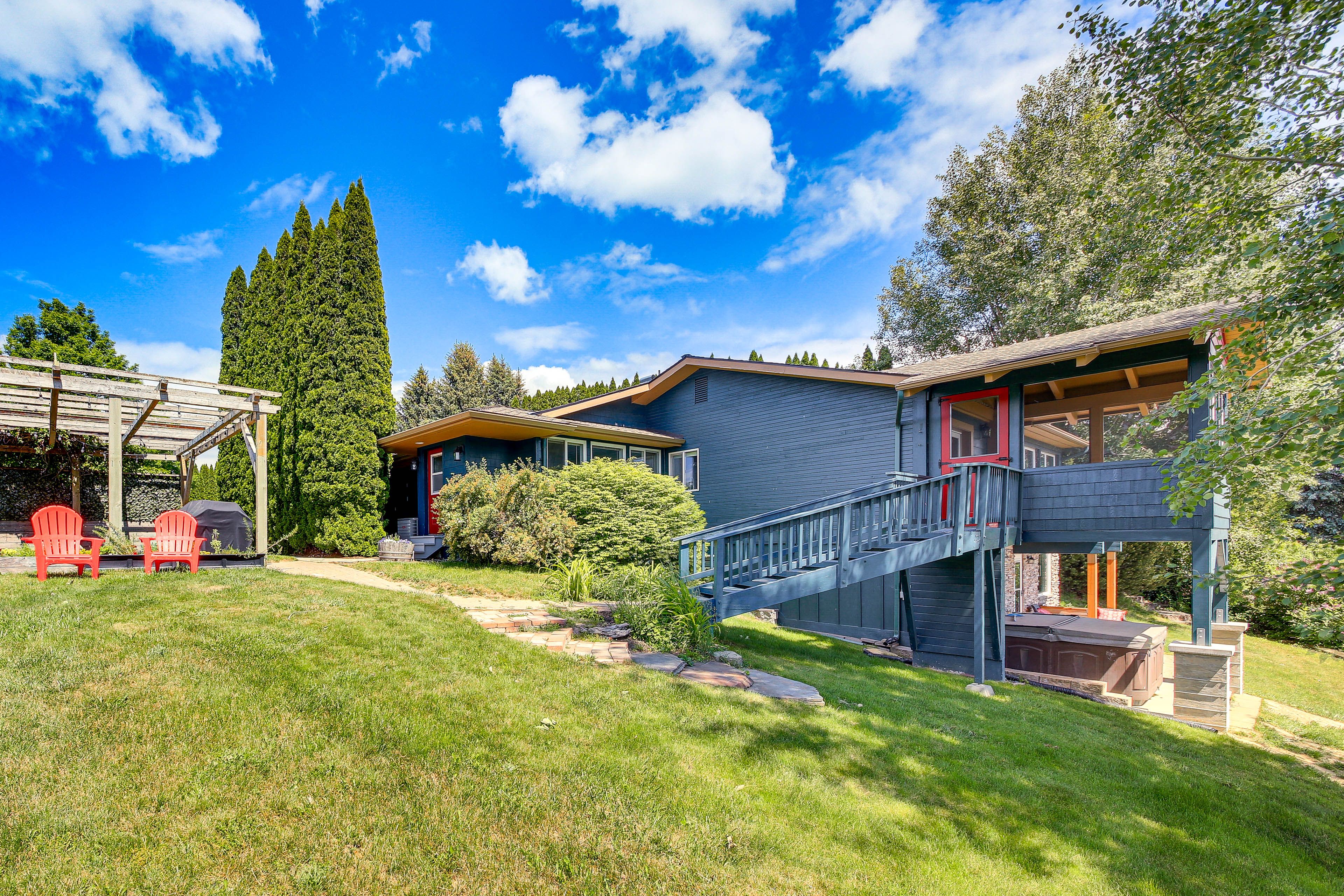 Exterior | Pergola | Fire Pit Area