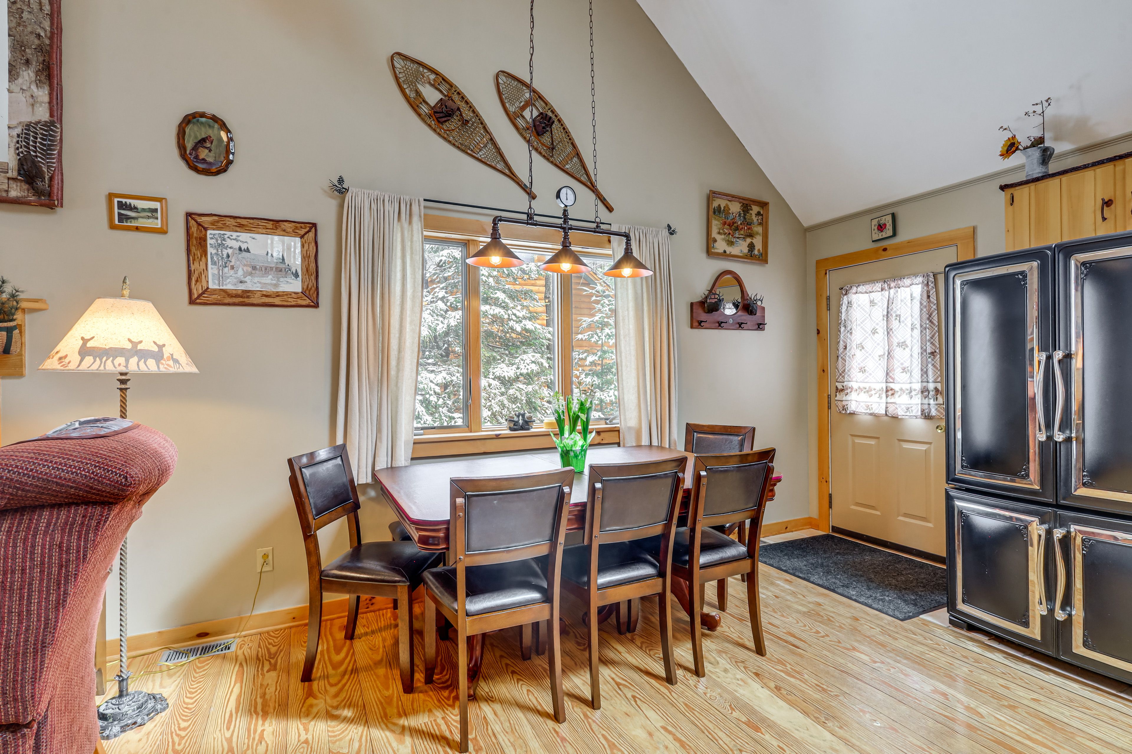 Dining Table | Dishware/Flatware | 1st Floor