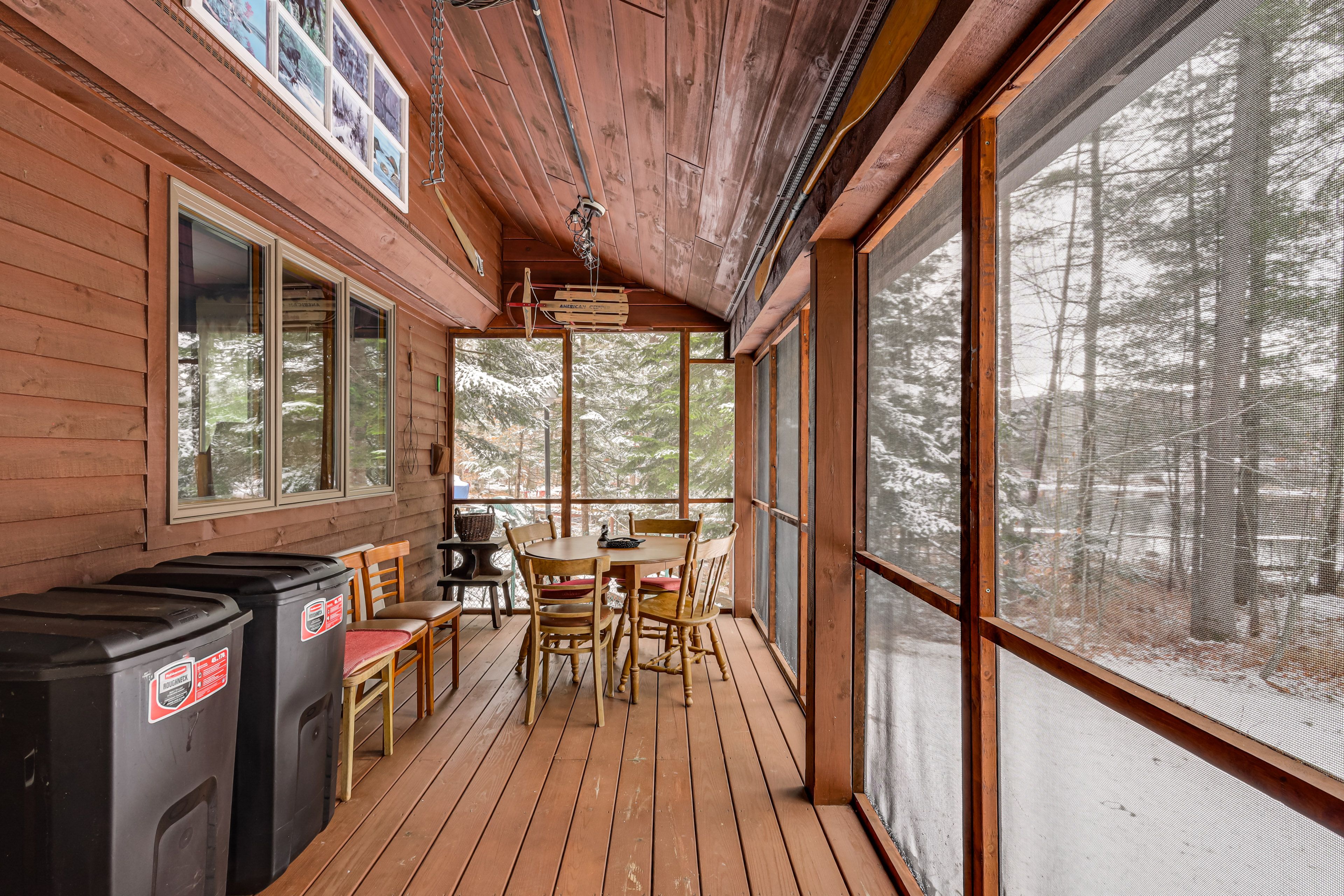 Screened Porch | Dining Table