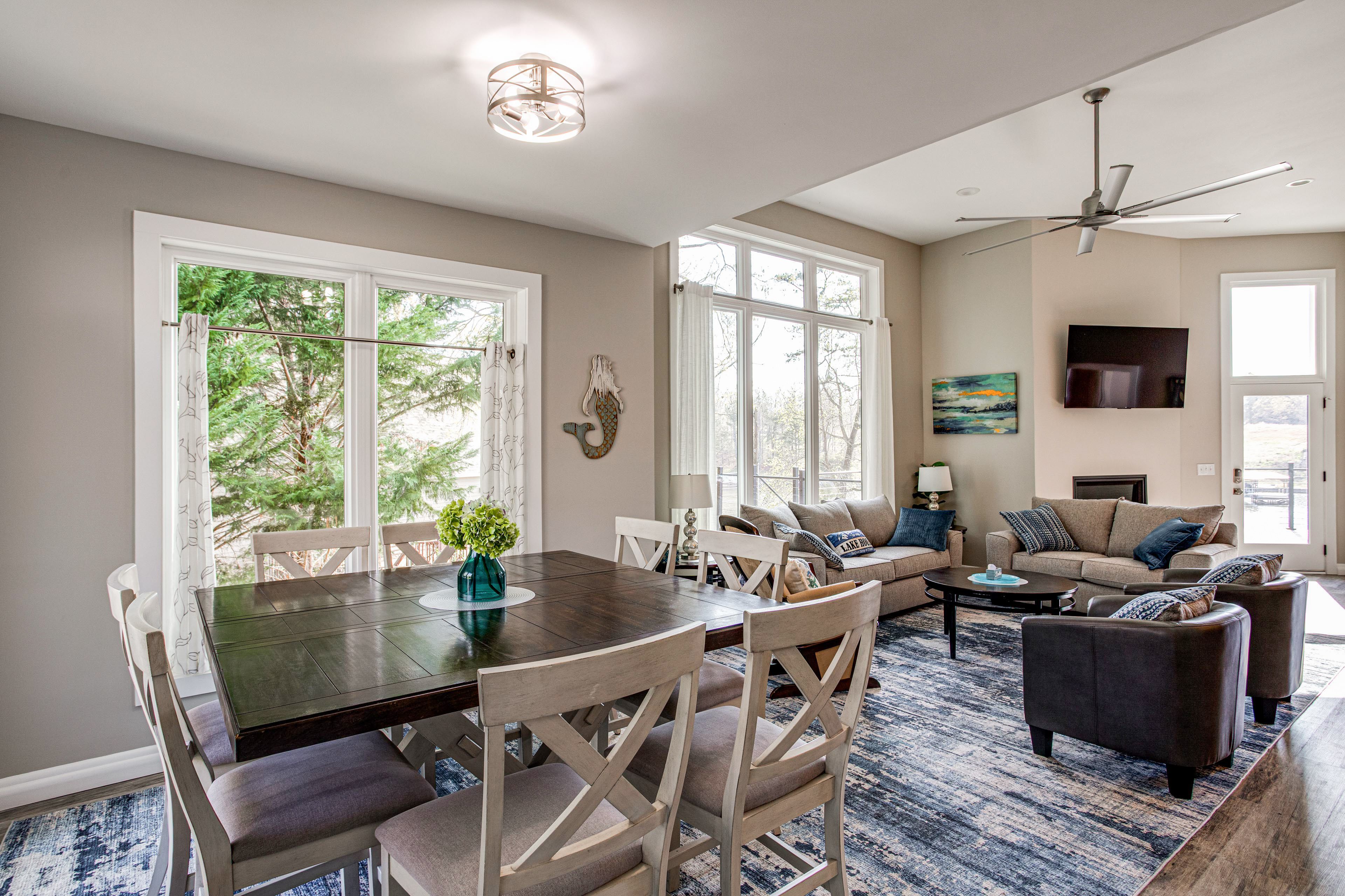 Dining Area | Main Level