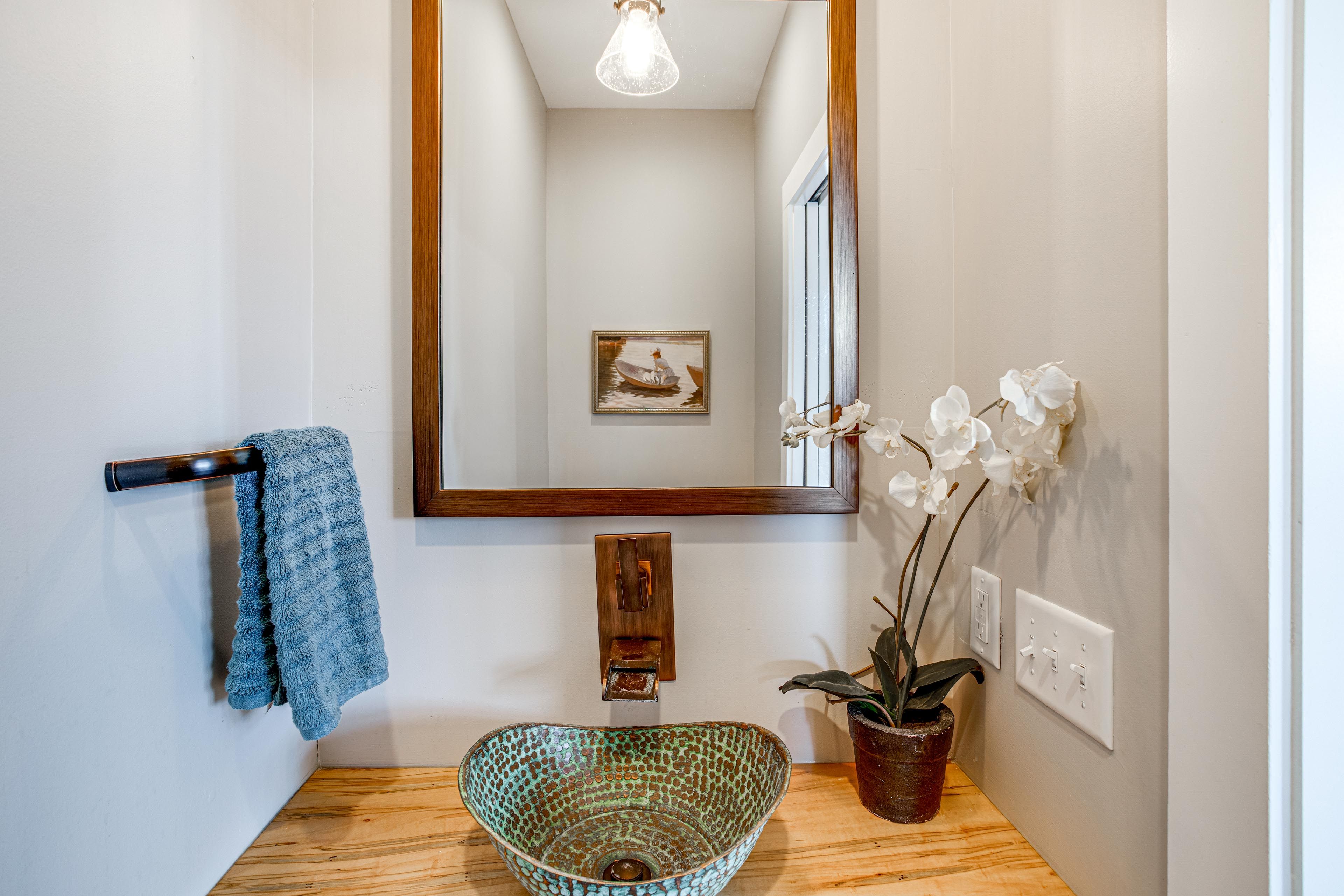 Half Bathroom | Main Level