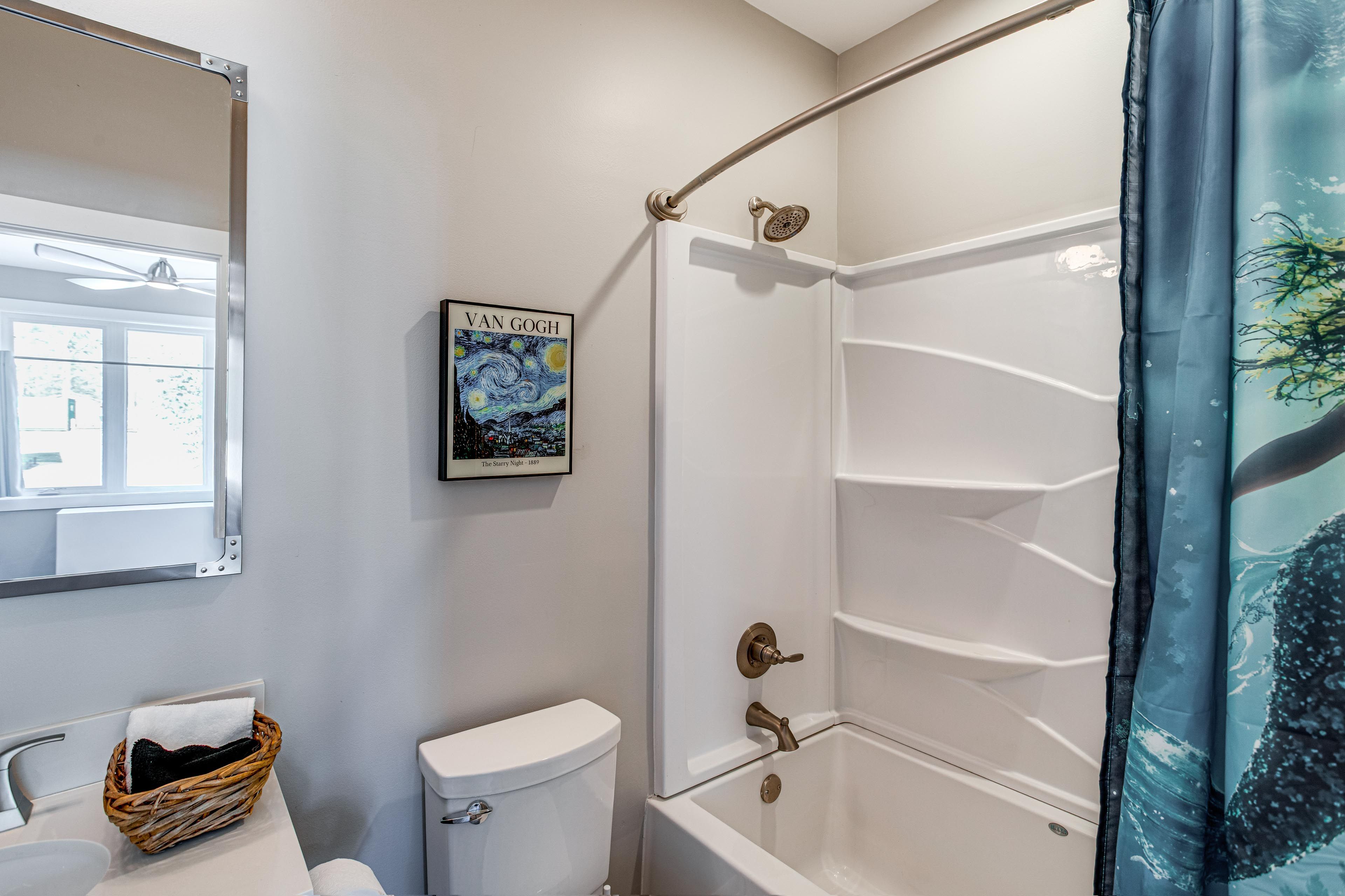 Full Bathroom | Upper Level