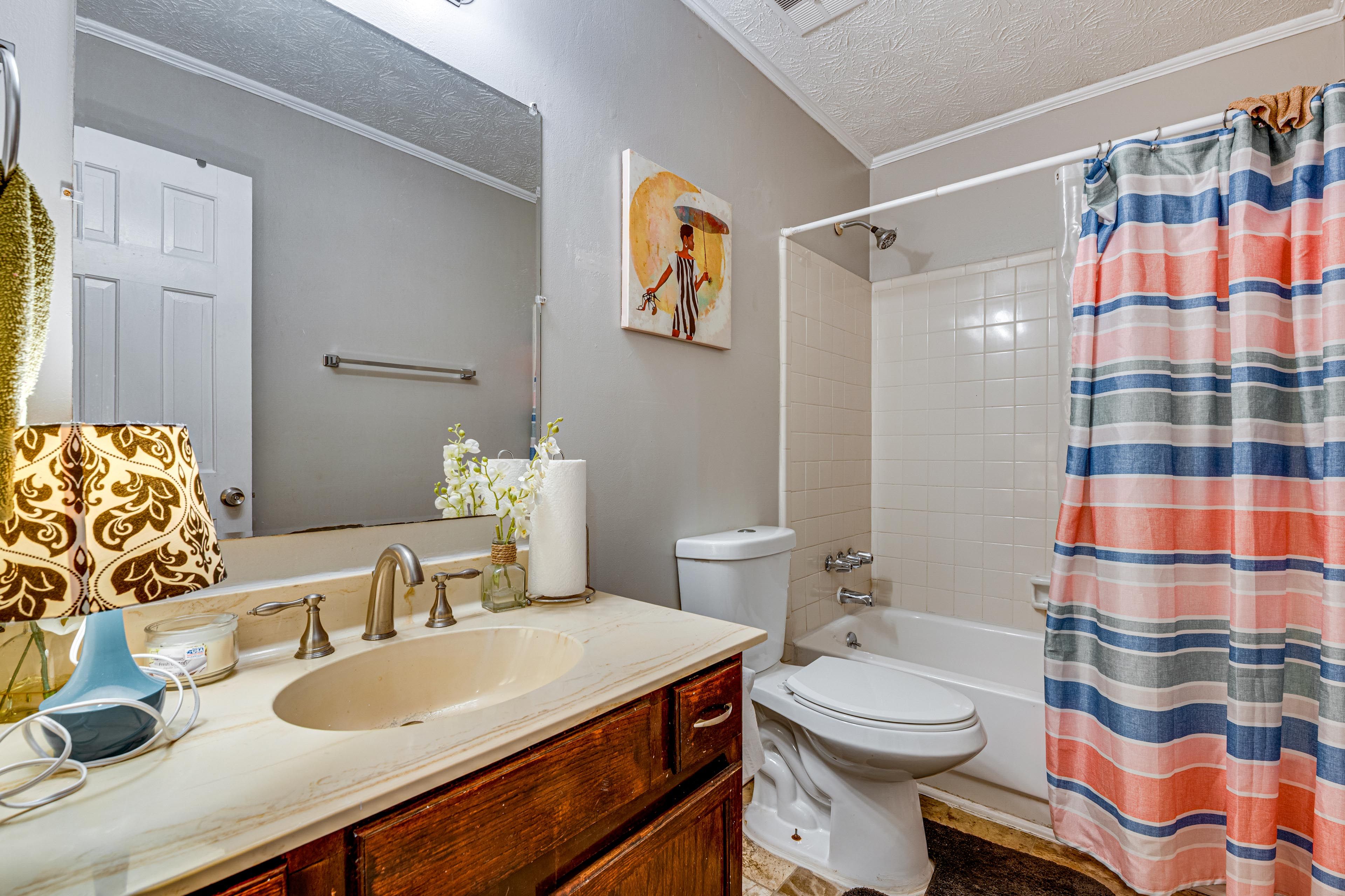 Full Bathroom | 2nd Floor