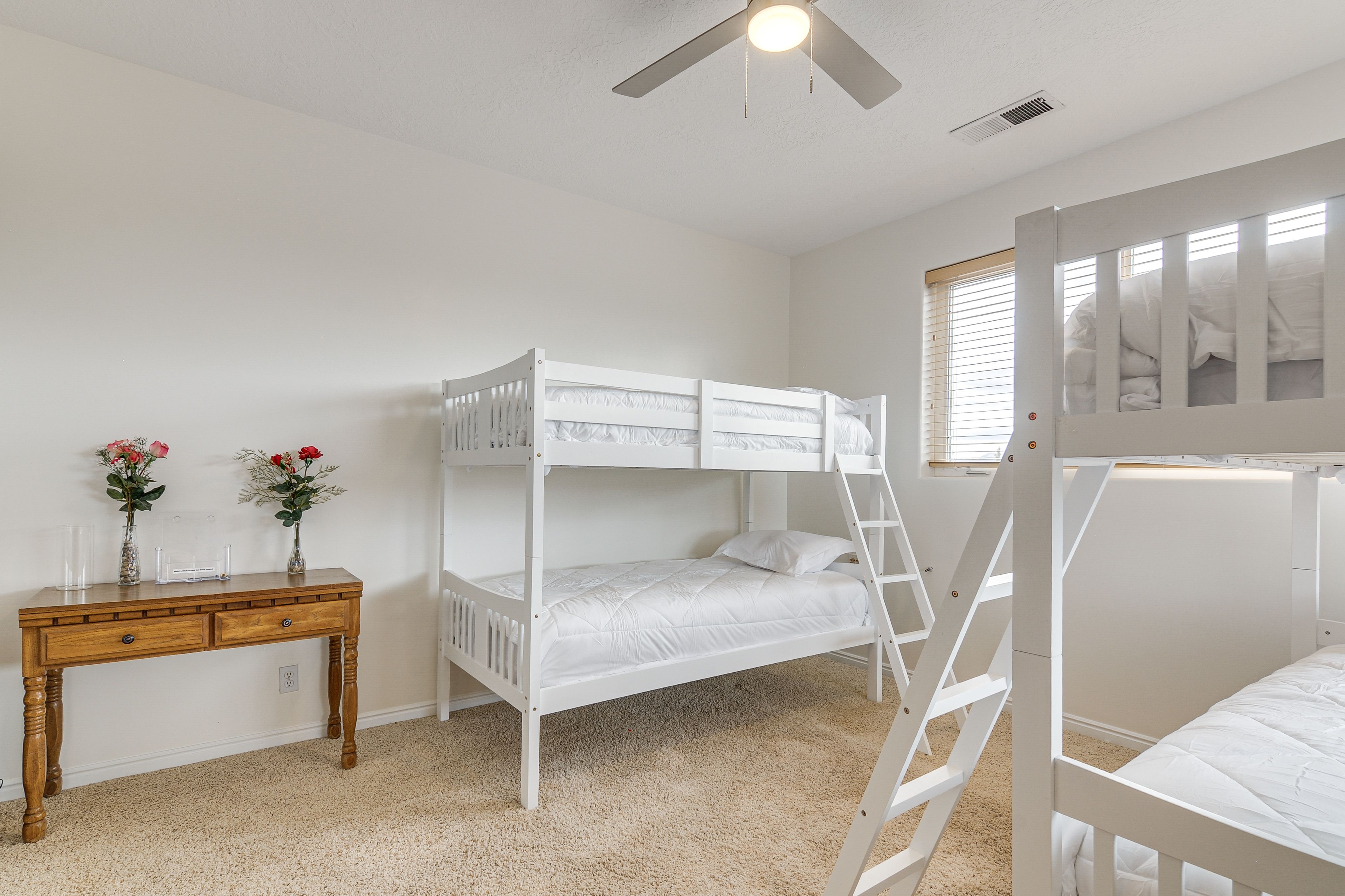 Den | 2 Twin Bunk Beds