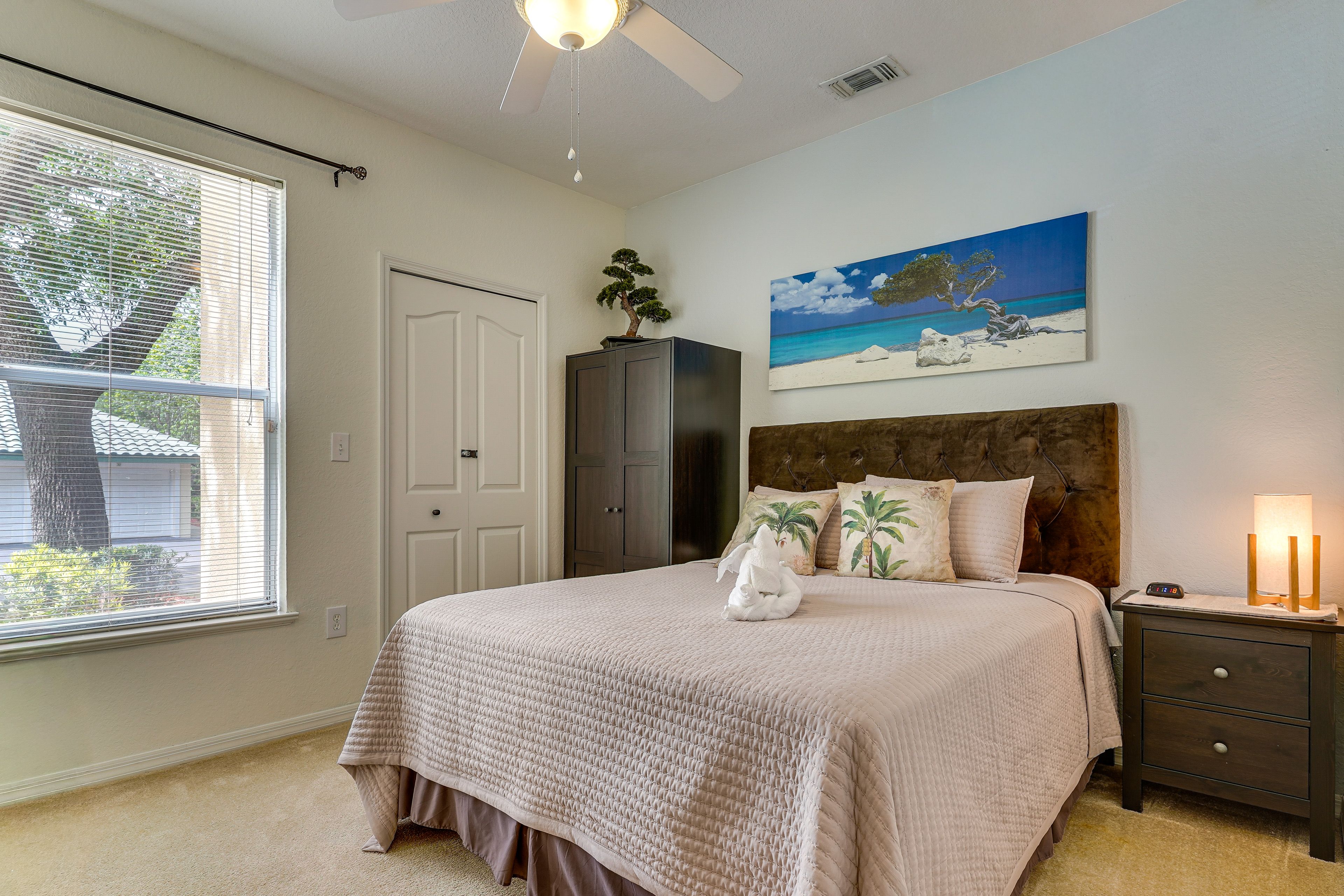 Bedroom 3 | Queen Bed