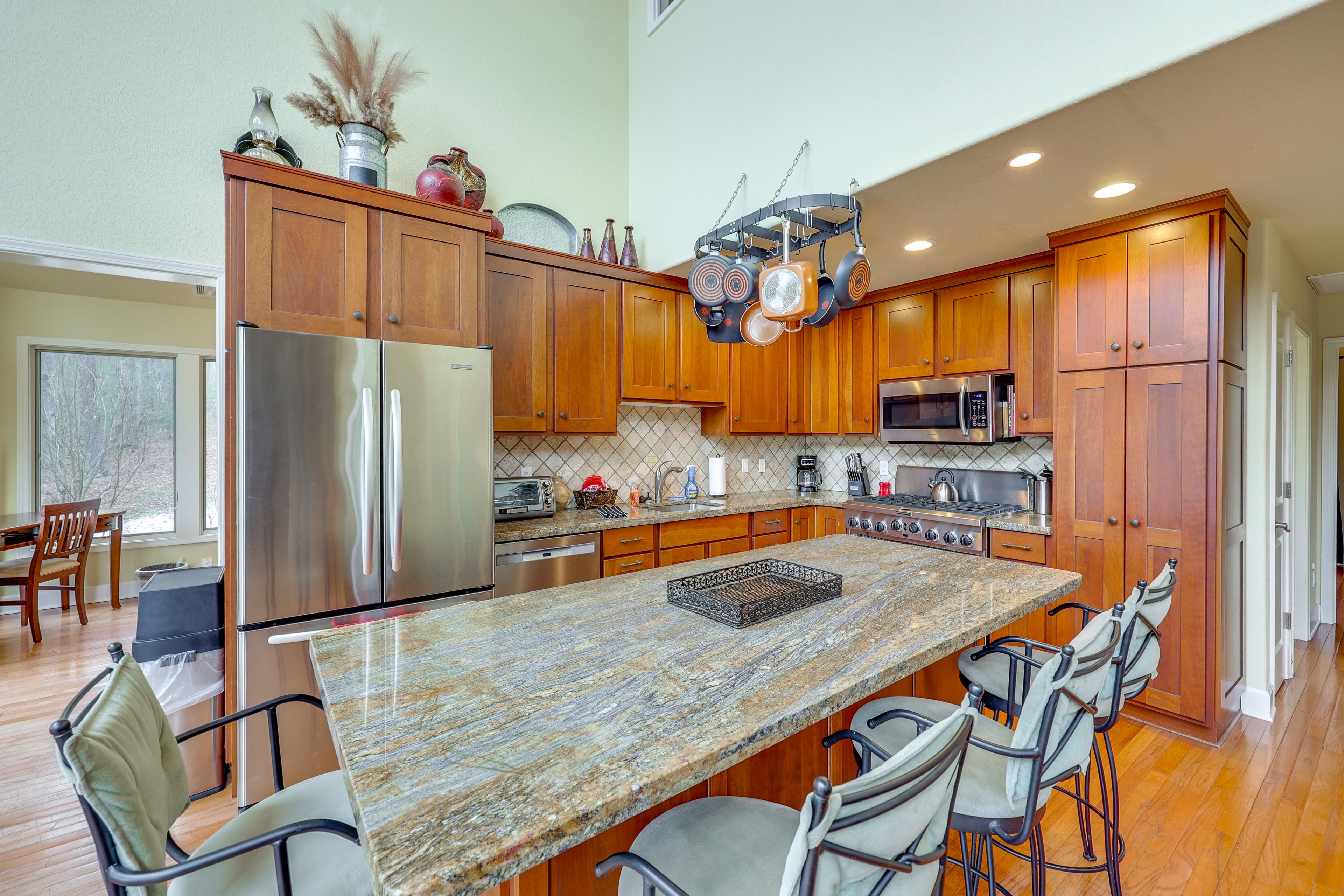 Kitchen | Dishwasher | Toaster Oven