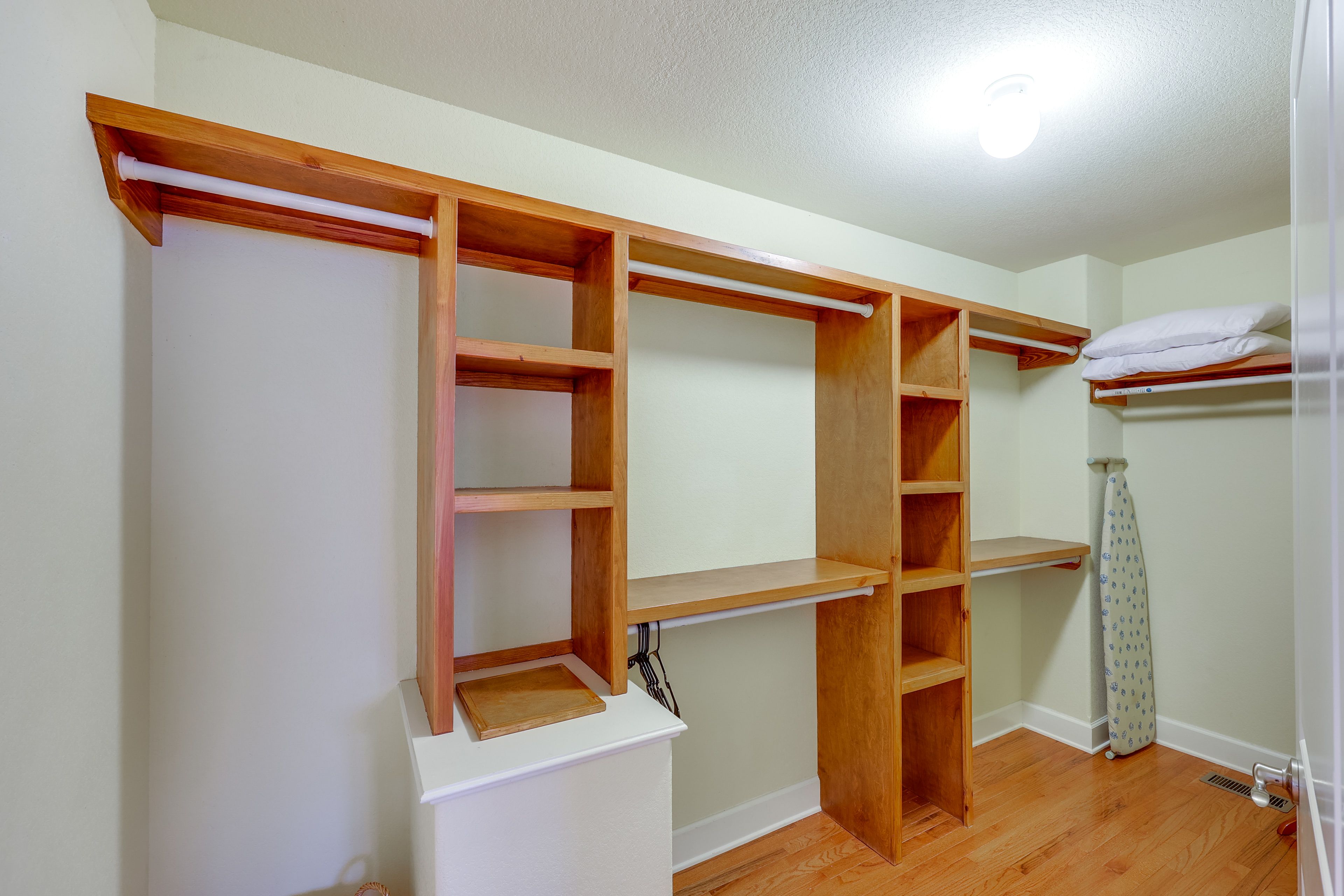 Walk-In Closet | Upper Level