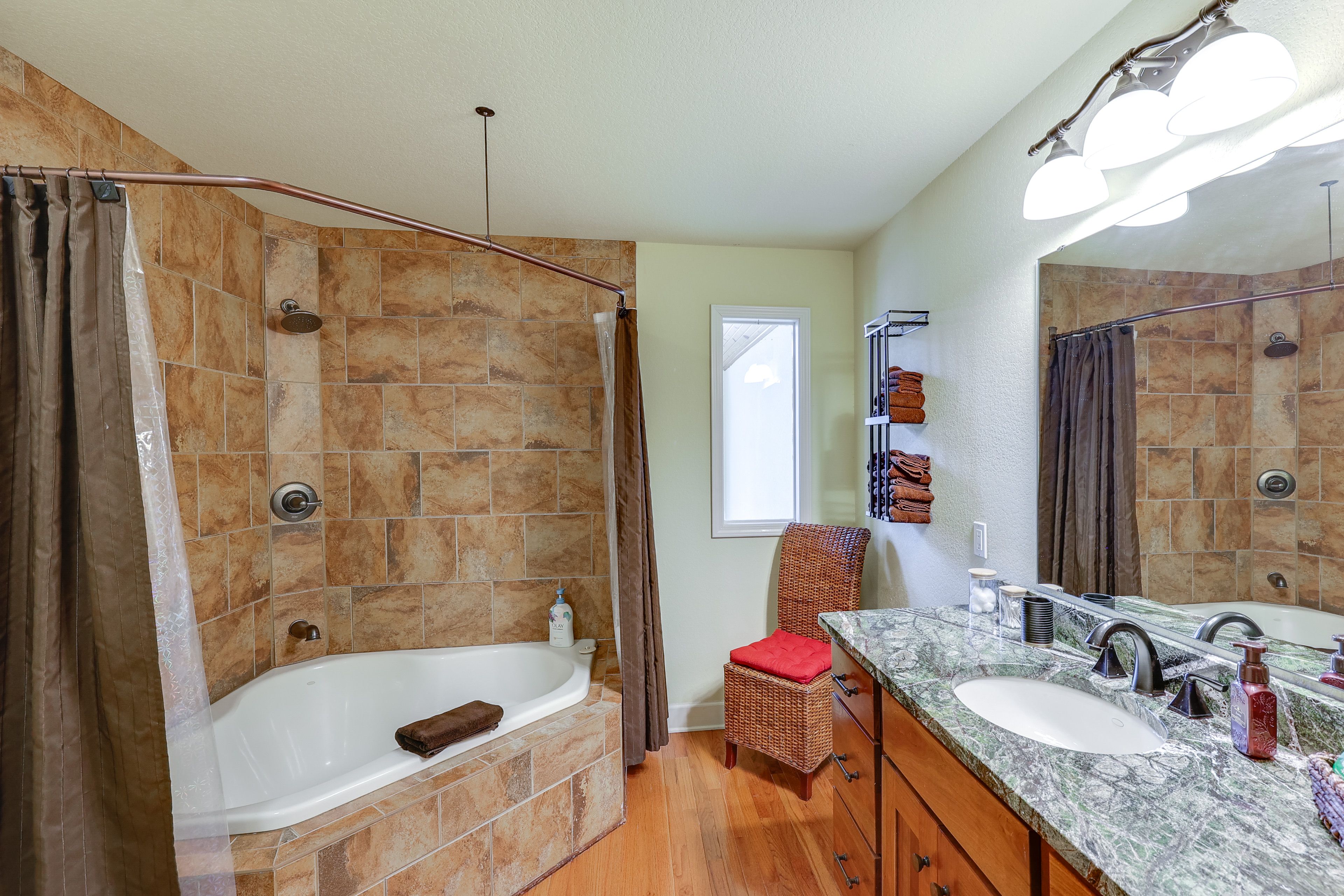 Bathroom | Upper Level