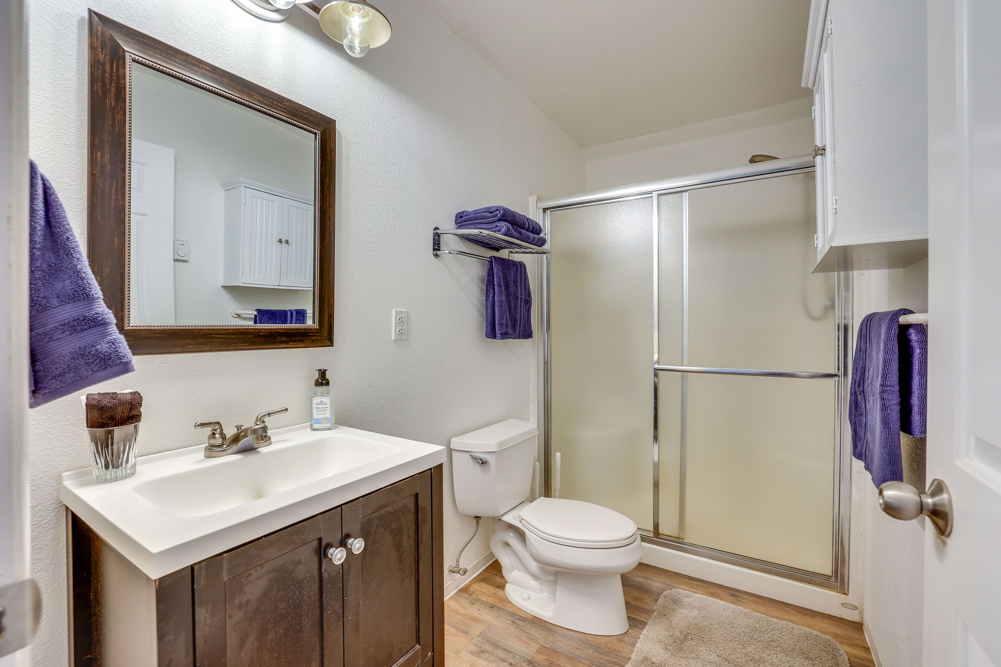 Full Bathroom | Garage Apartment