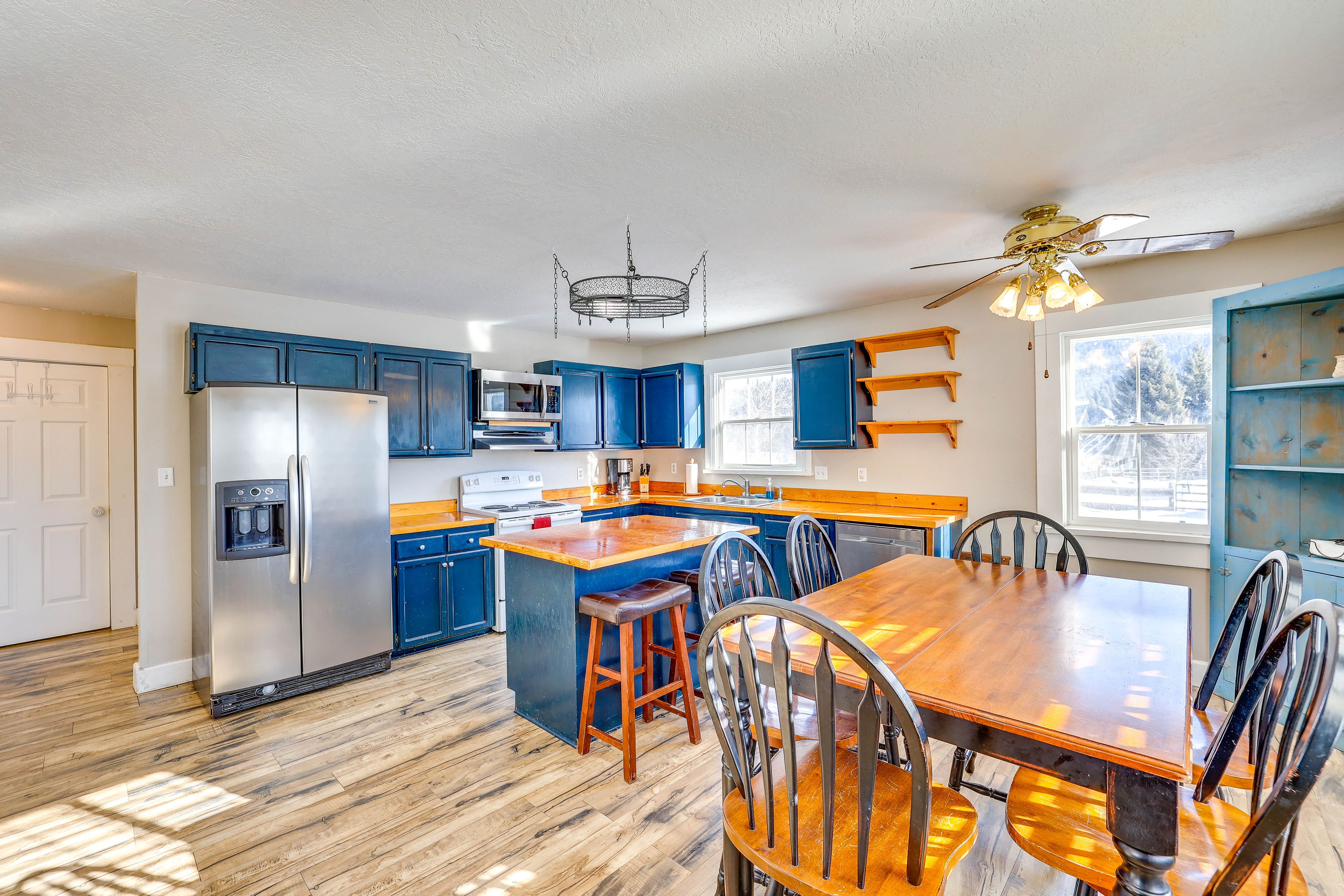 Guest Cottage Kitchen | 3 Full Kitchens Available