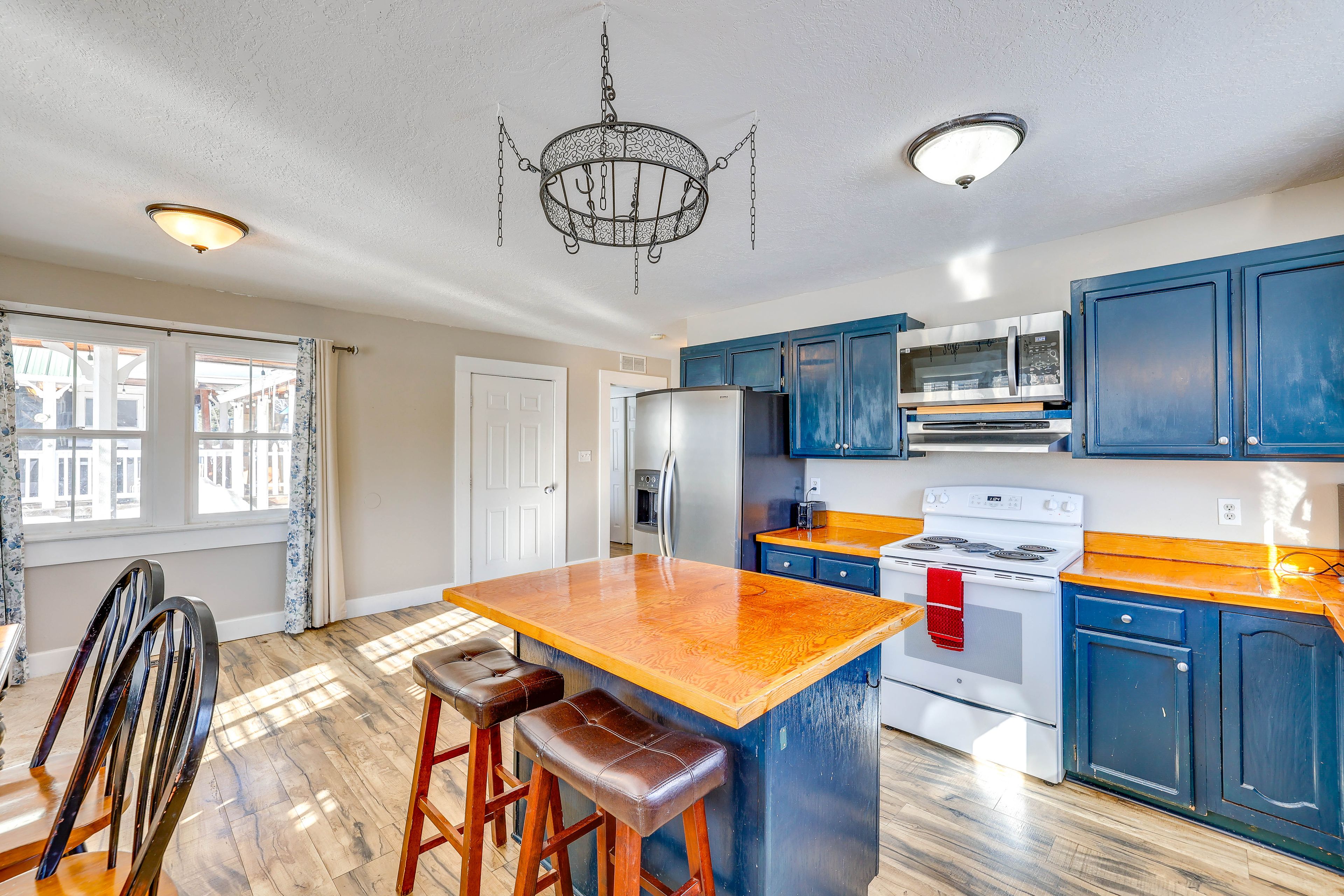 Kitchen | Guest Cottage | 1st Floor