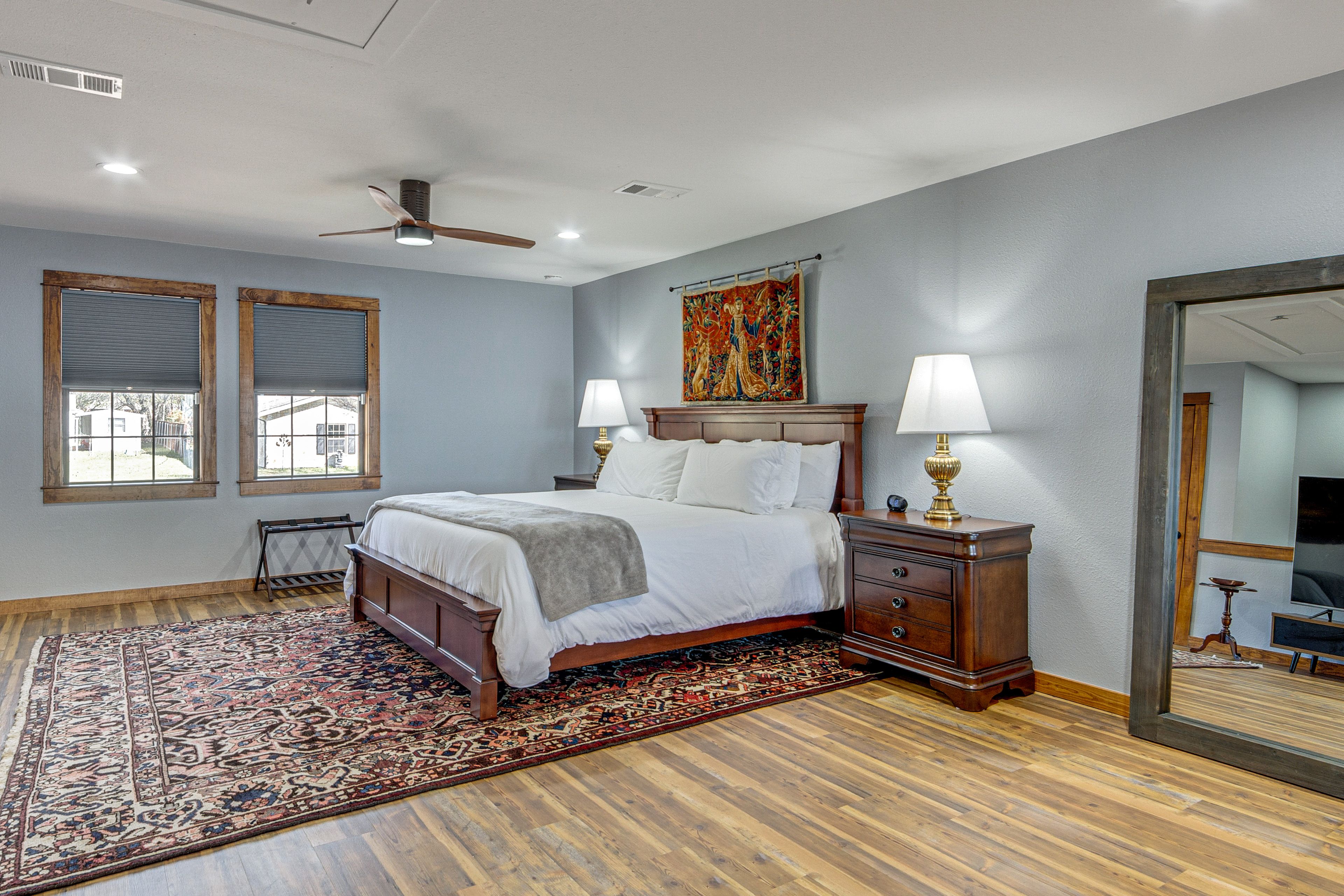 Bedroom 1 | King Bed | Smart TV | 2nd Floor