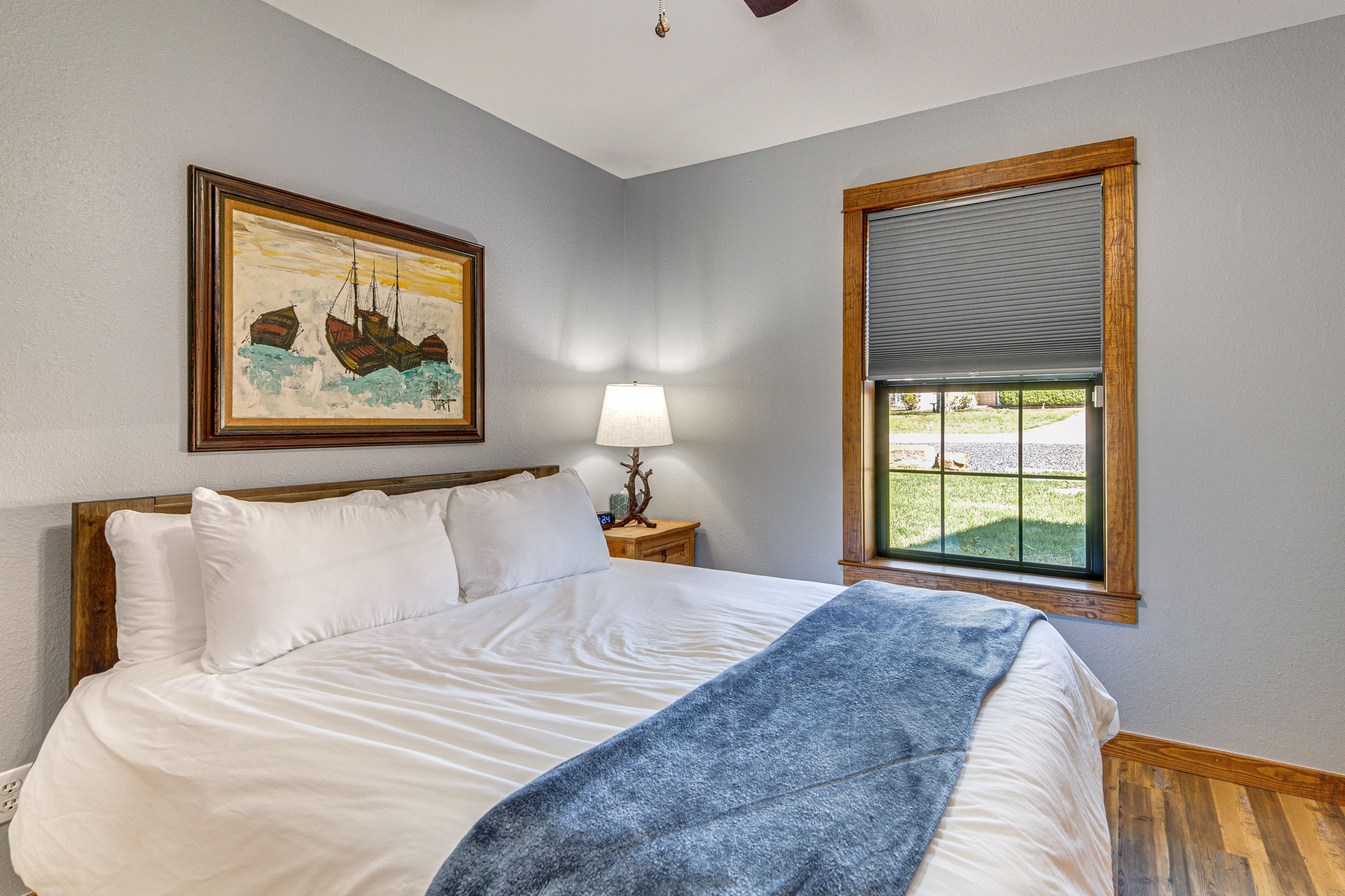 Bedroom 2 | Queen Bed | Smart TV | 1st Floor