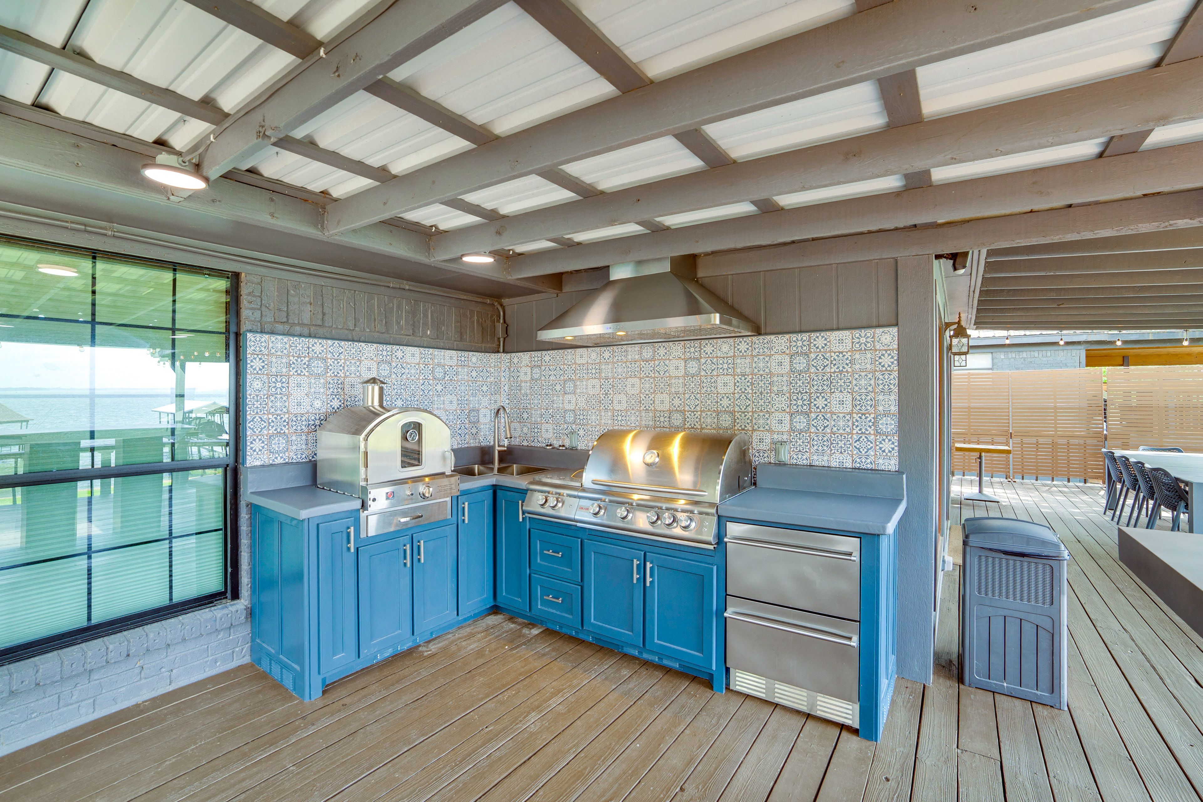 Outdoor Kitchen