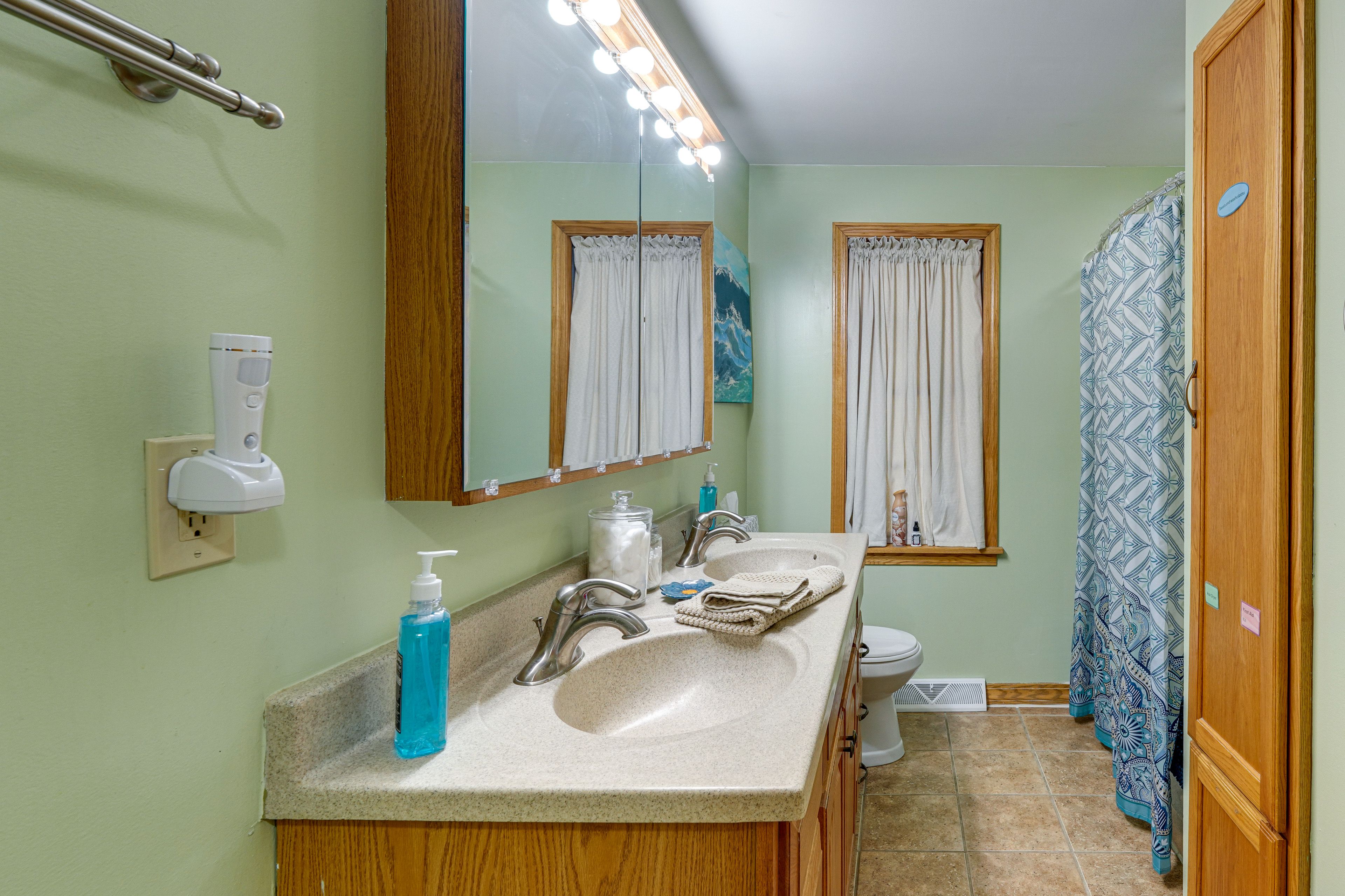 Full Bathroom