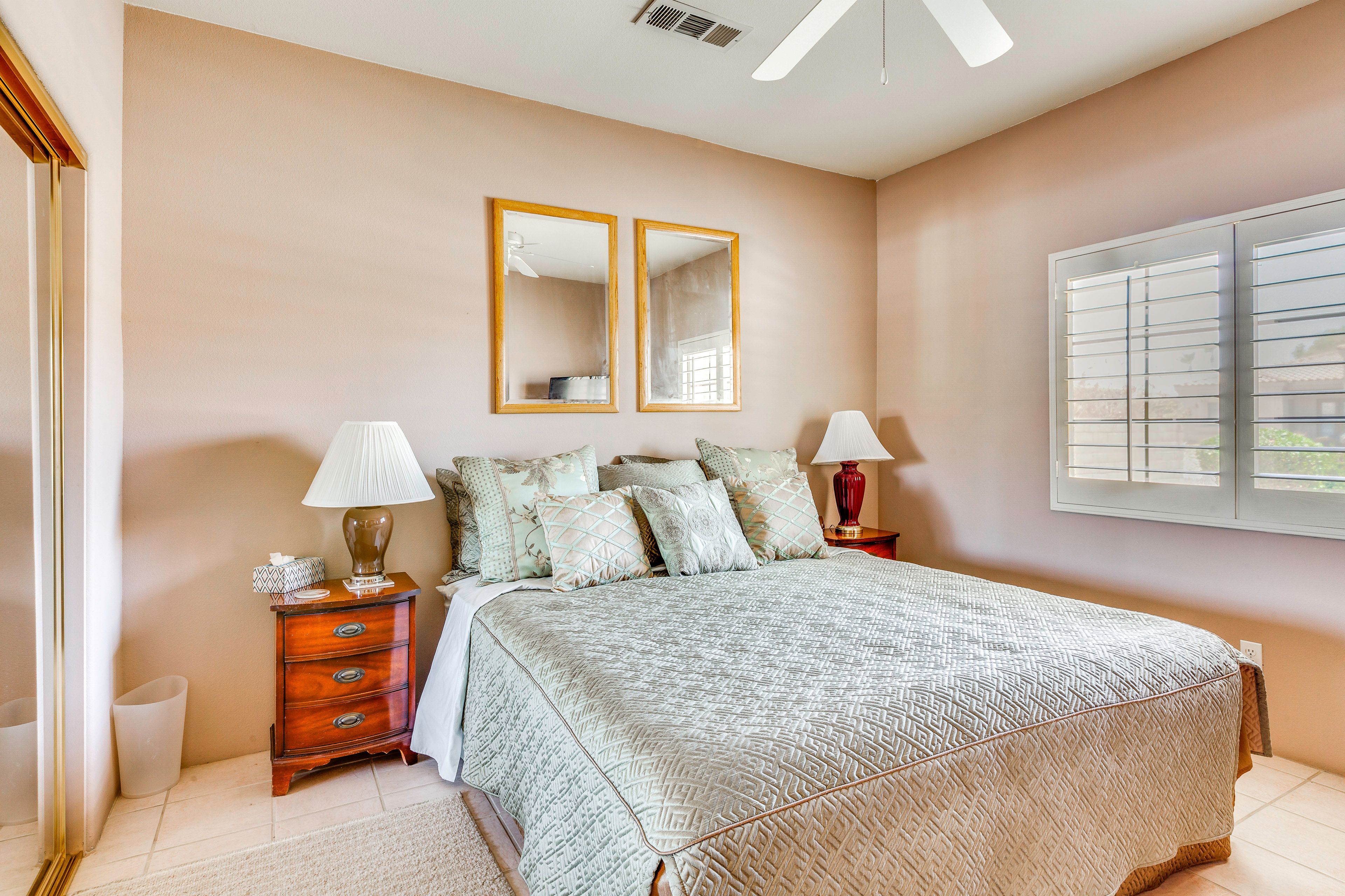 Bedroom 2 | Queen Bed