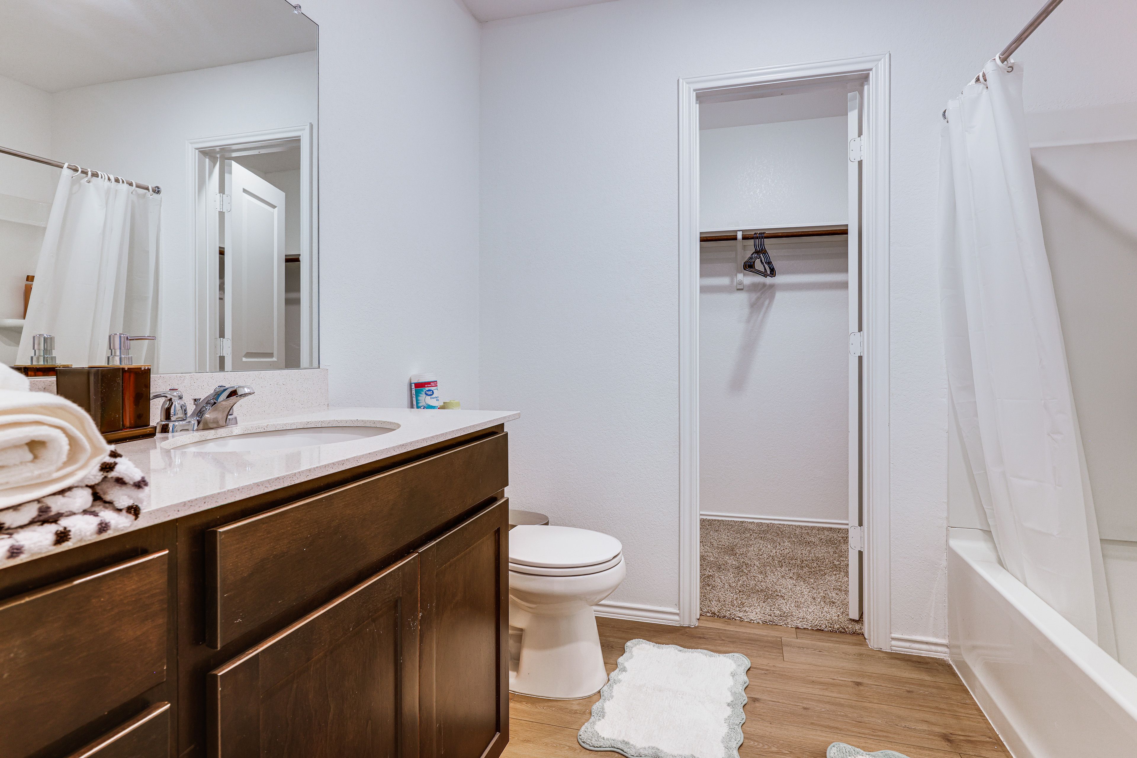 Bathroom | 2nd Floor