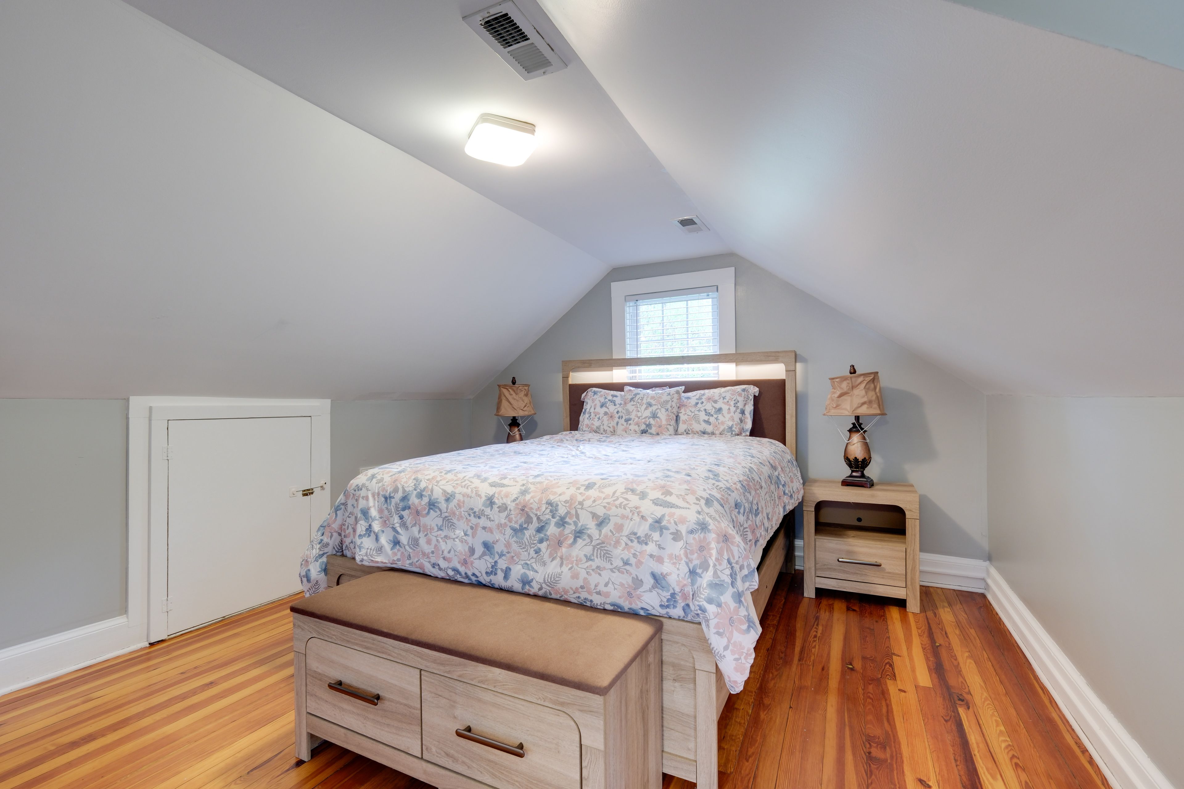 Bedroom 3 | Queen Bed | 2nd Floor