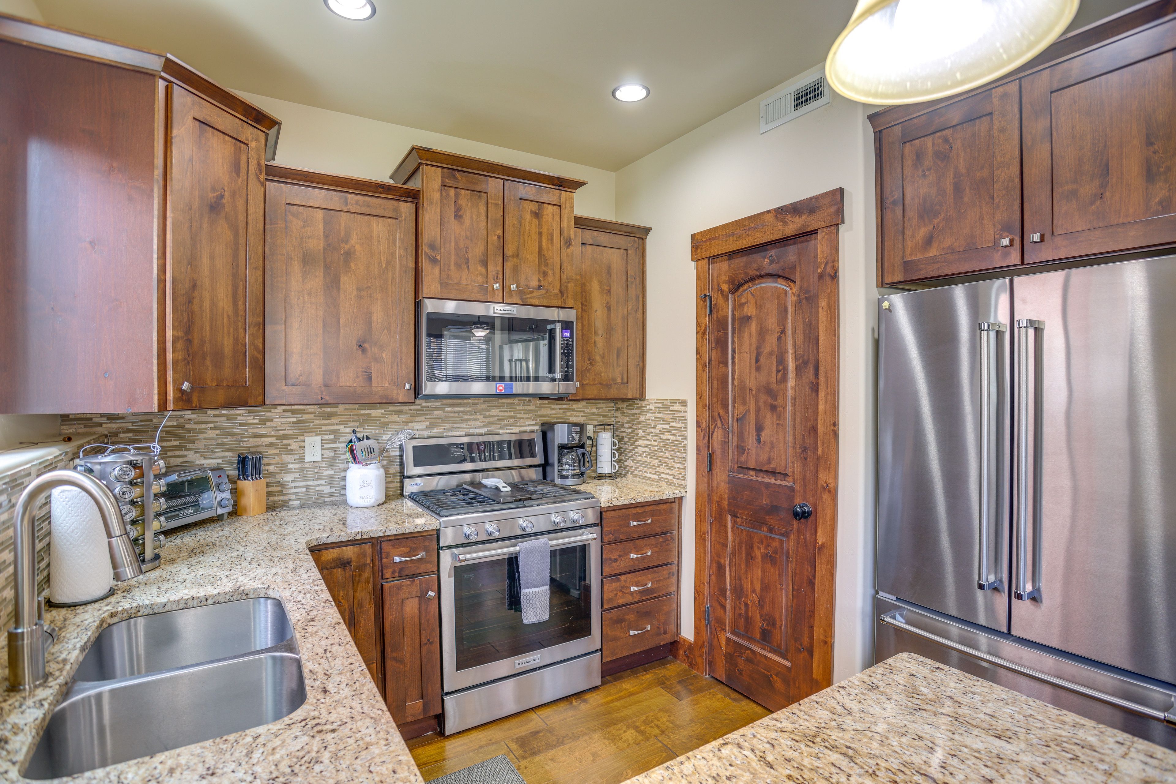 Kitchen | Dishwasher | Toaster Oven