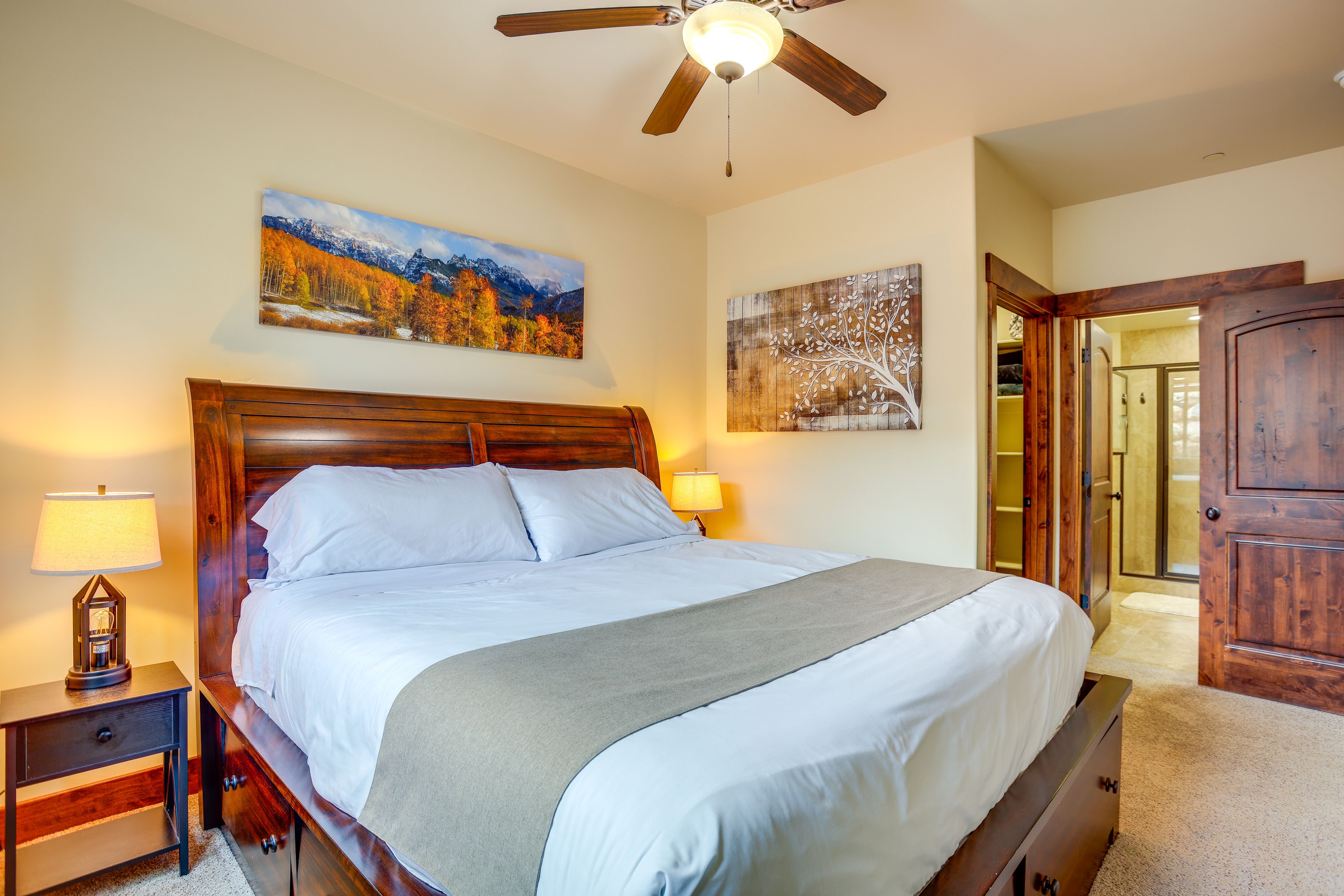 Bedroom 1 | King Bed | Smart TV